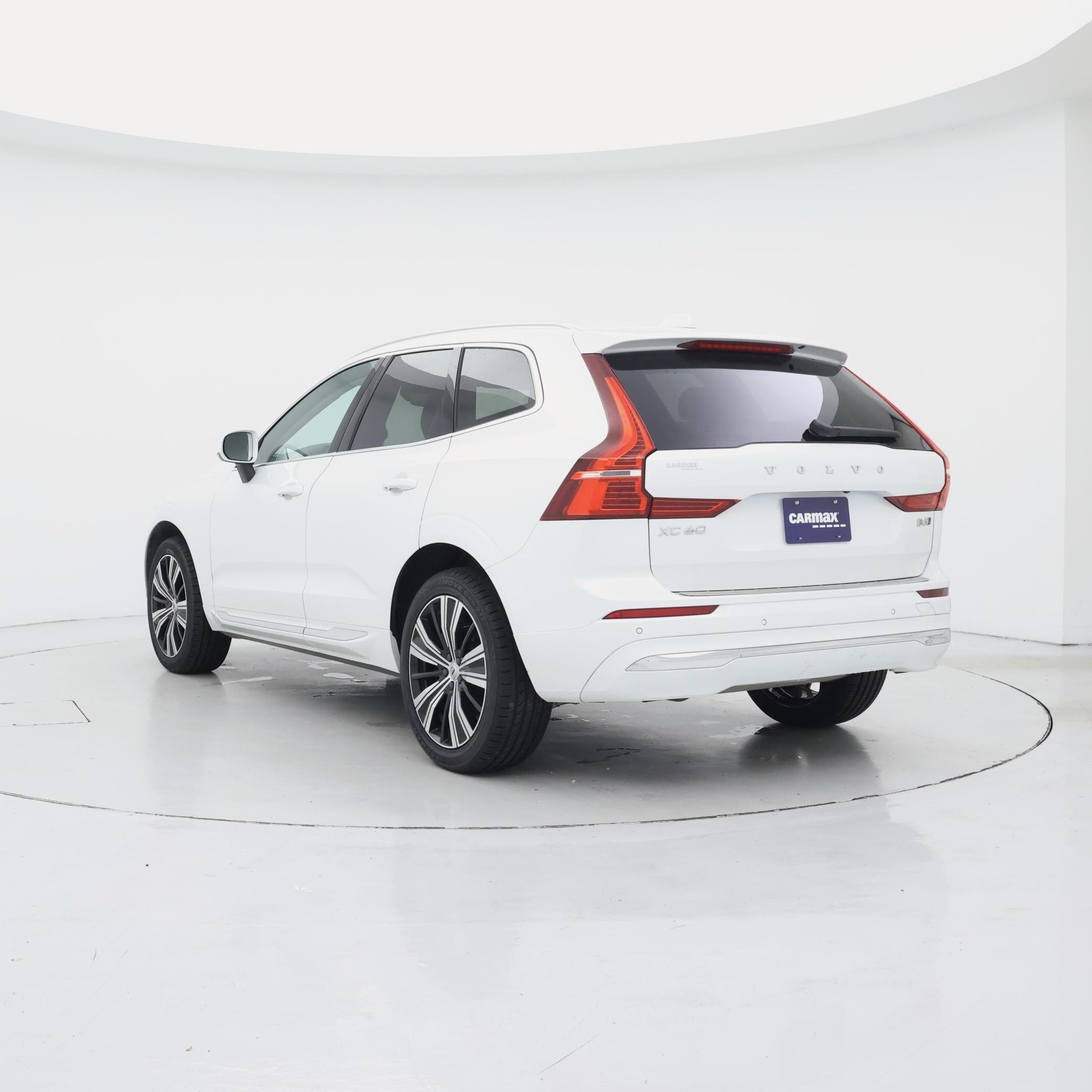 Thumbnail: 2022 Volvo XC60 - 2