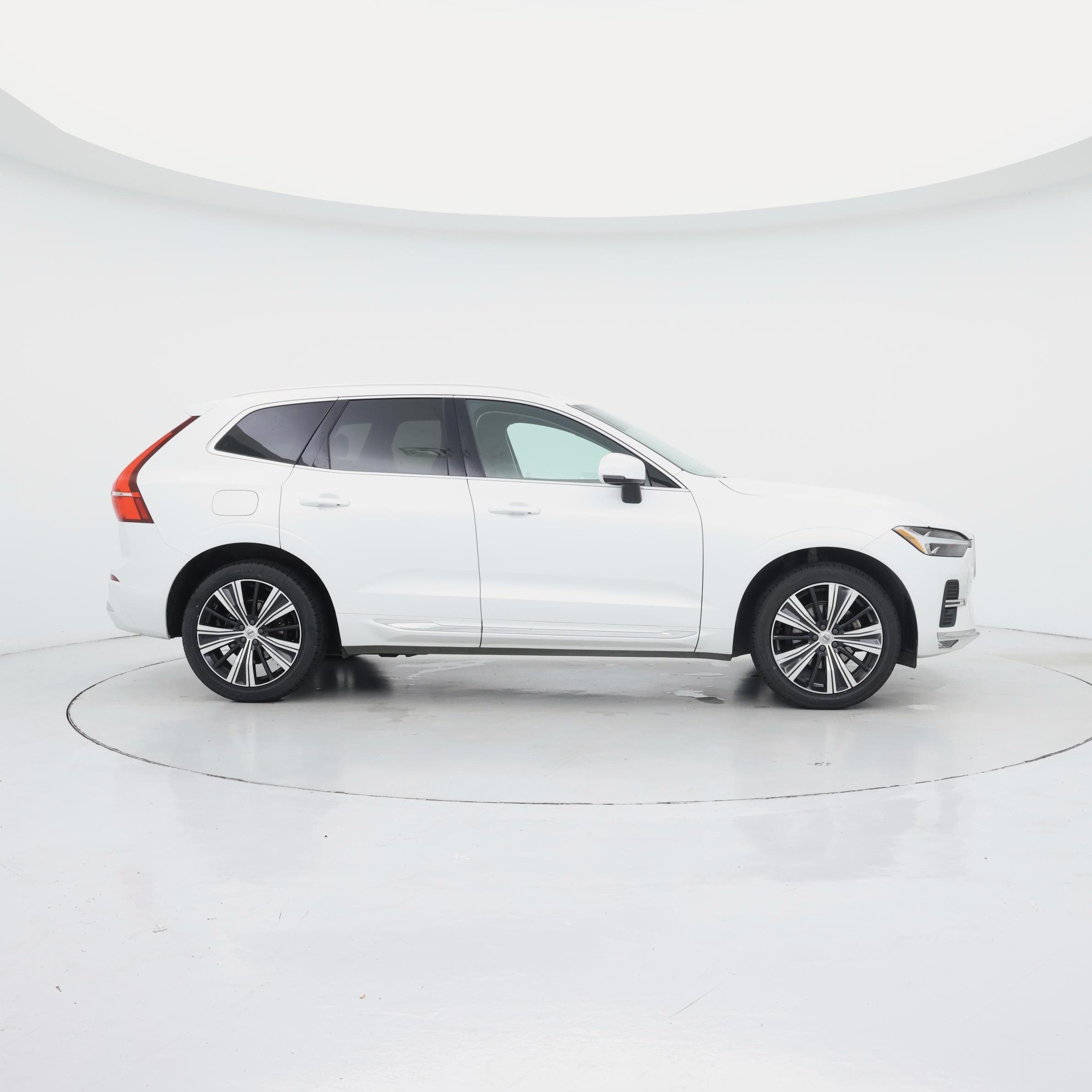 Thumbnail: 2022 Volvo XC60 - 7