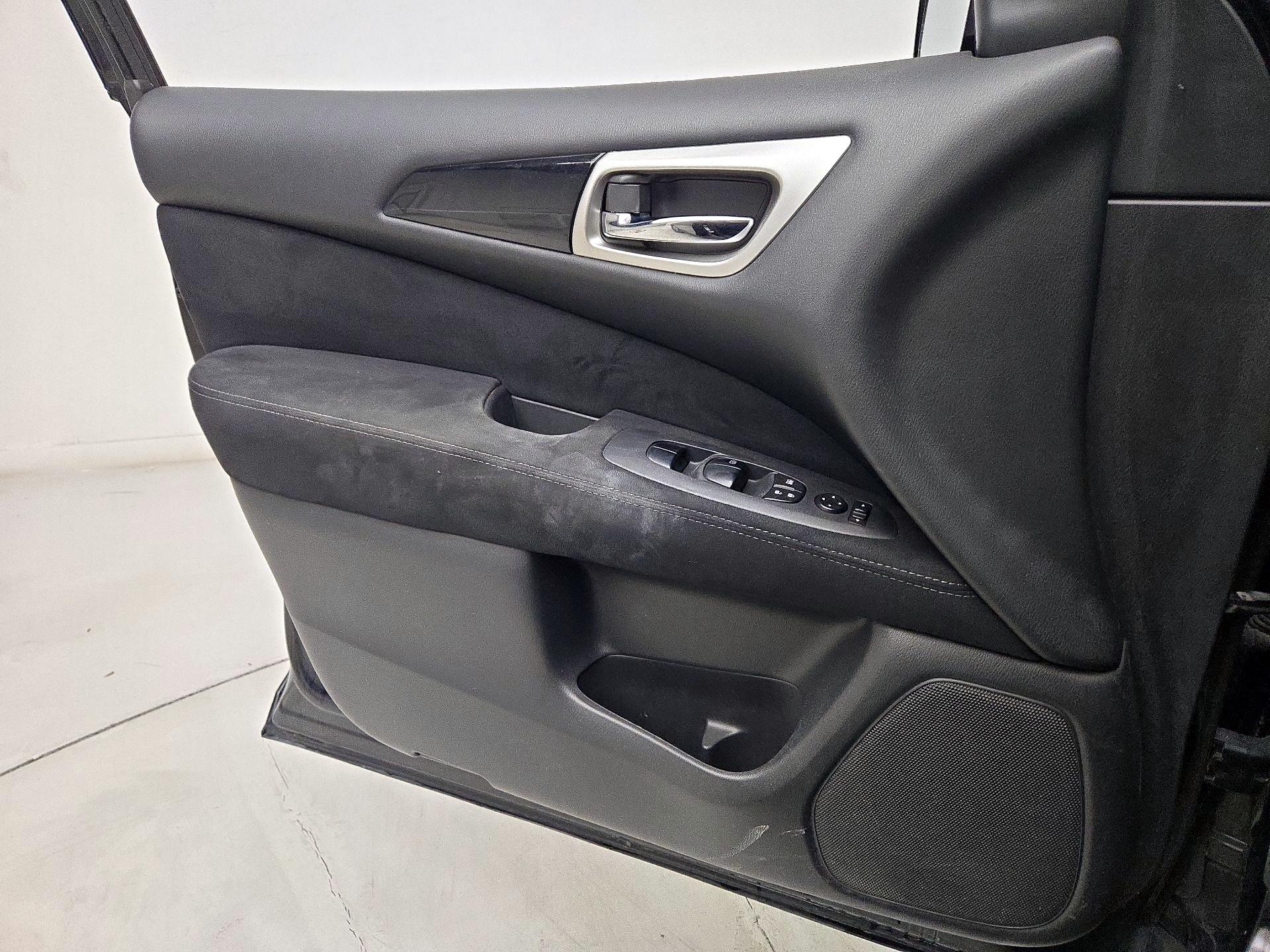 Thumbnail: 2014 Nissan Pathfinder - 12