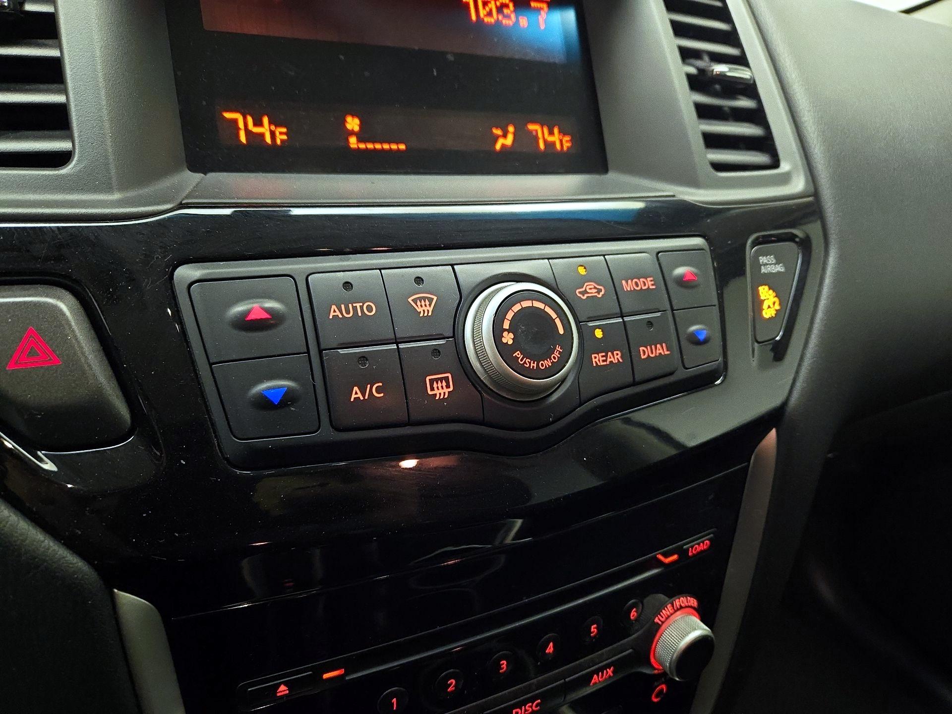 Thumbnail: 2014 Nissan Pathfinder - 15