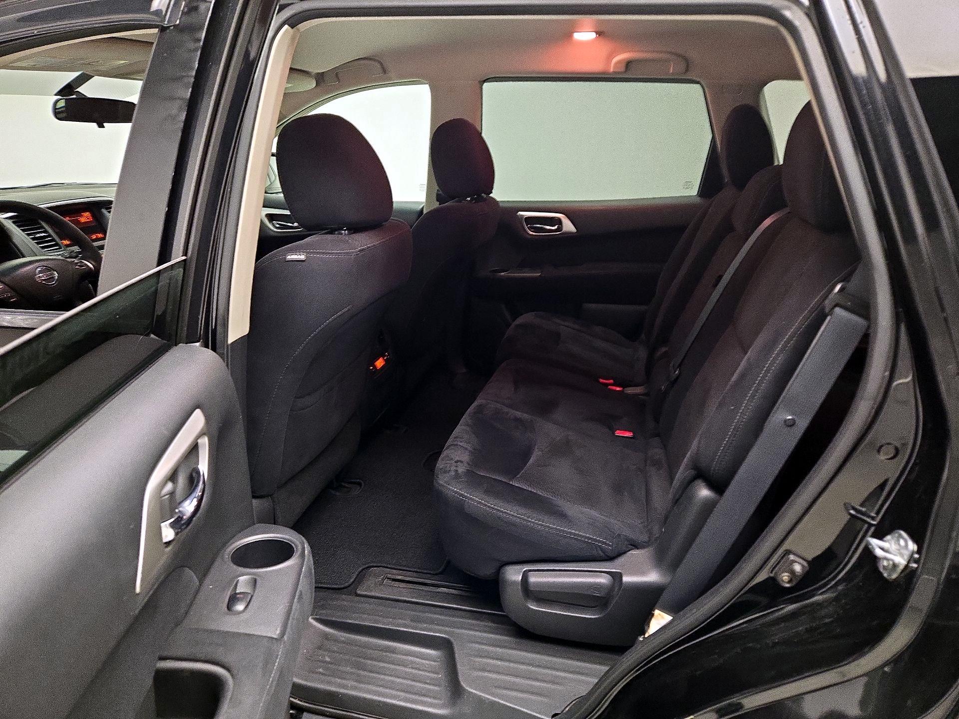 Thumbnail: 2014 Nissan Pathfinder - 17