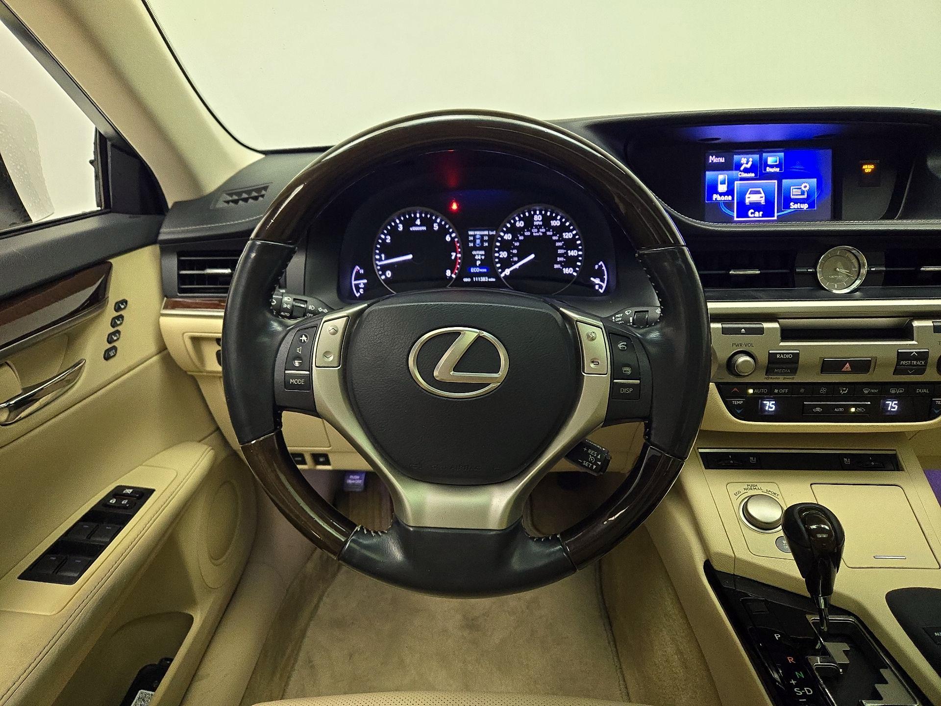 Thumbnail: 2014 Lexus ES - 10
