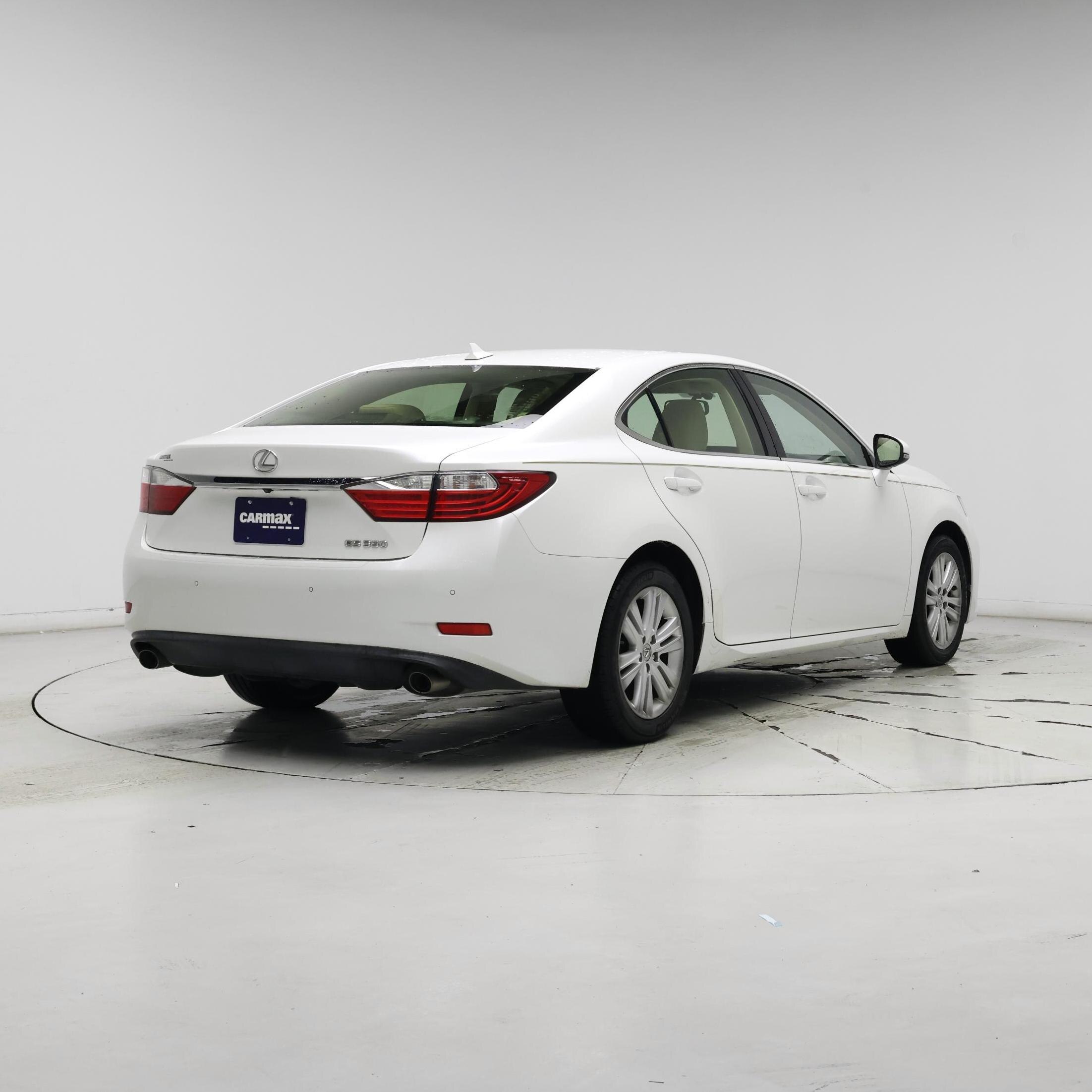 Thumbnail: 2014 Lexus ES - 8