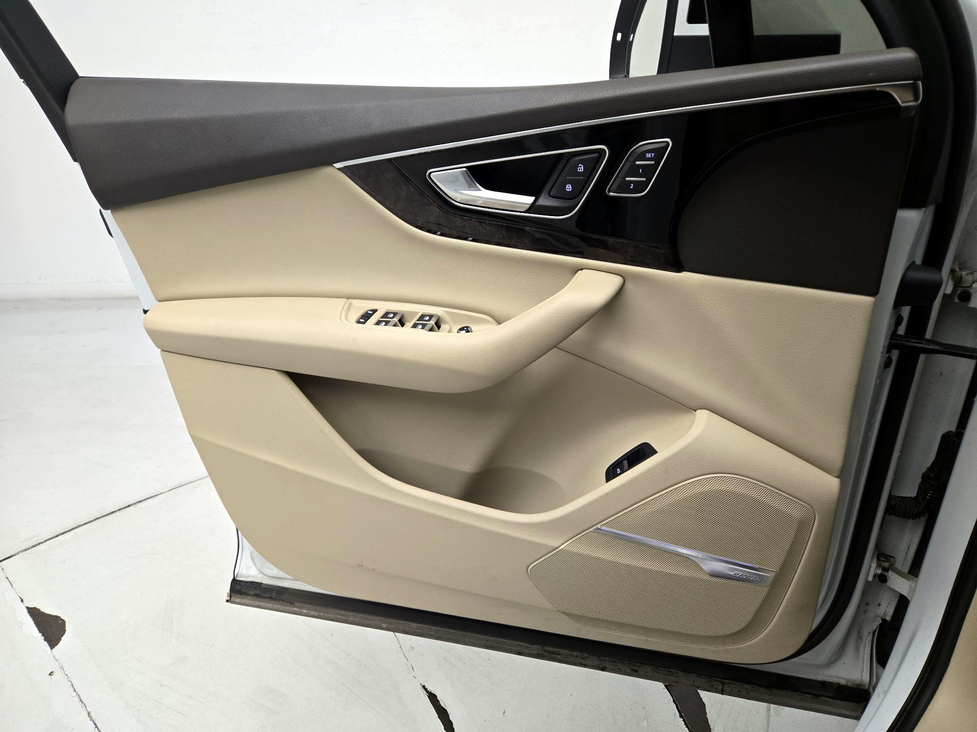 Thumbnail: 2019 Audi Q7 - 12