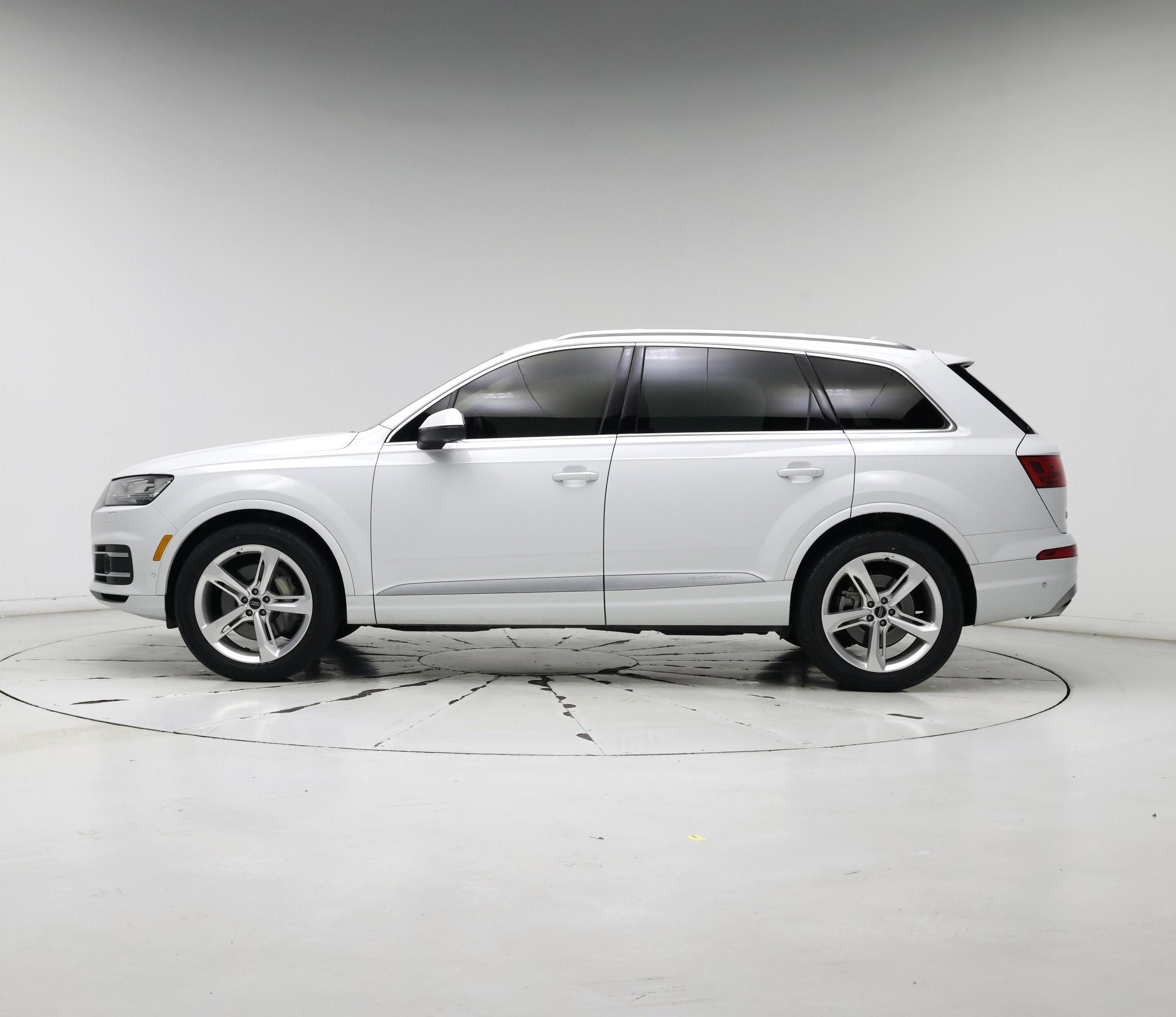 Thumbnail: 2019 Audi Q7 - 3