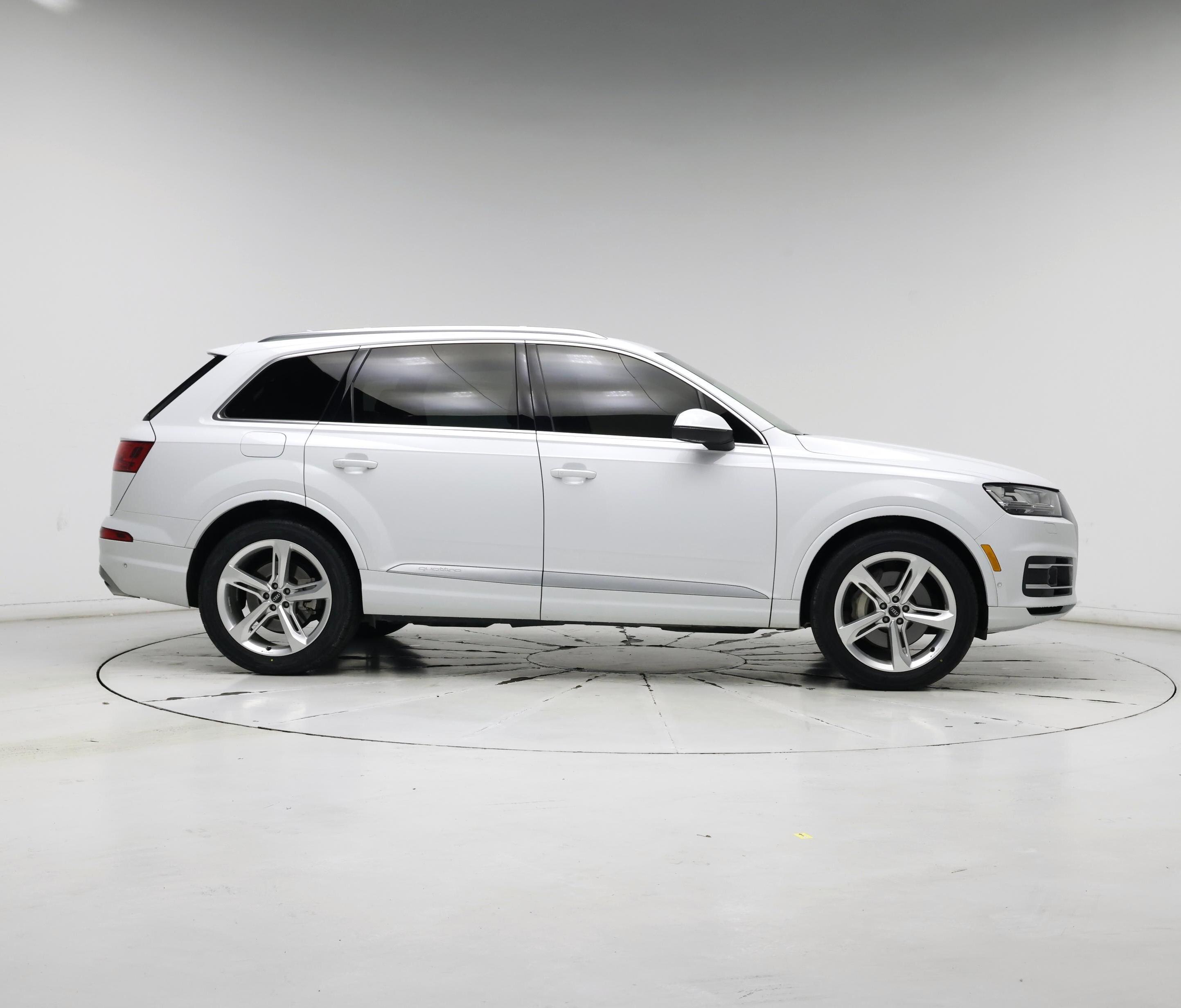 Thumbnail: 2019 Audi Q7 - 7