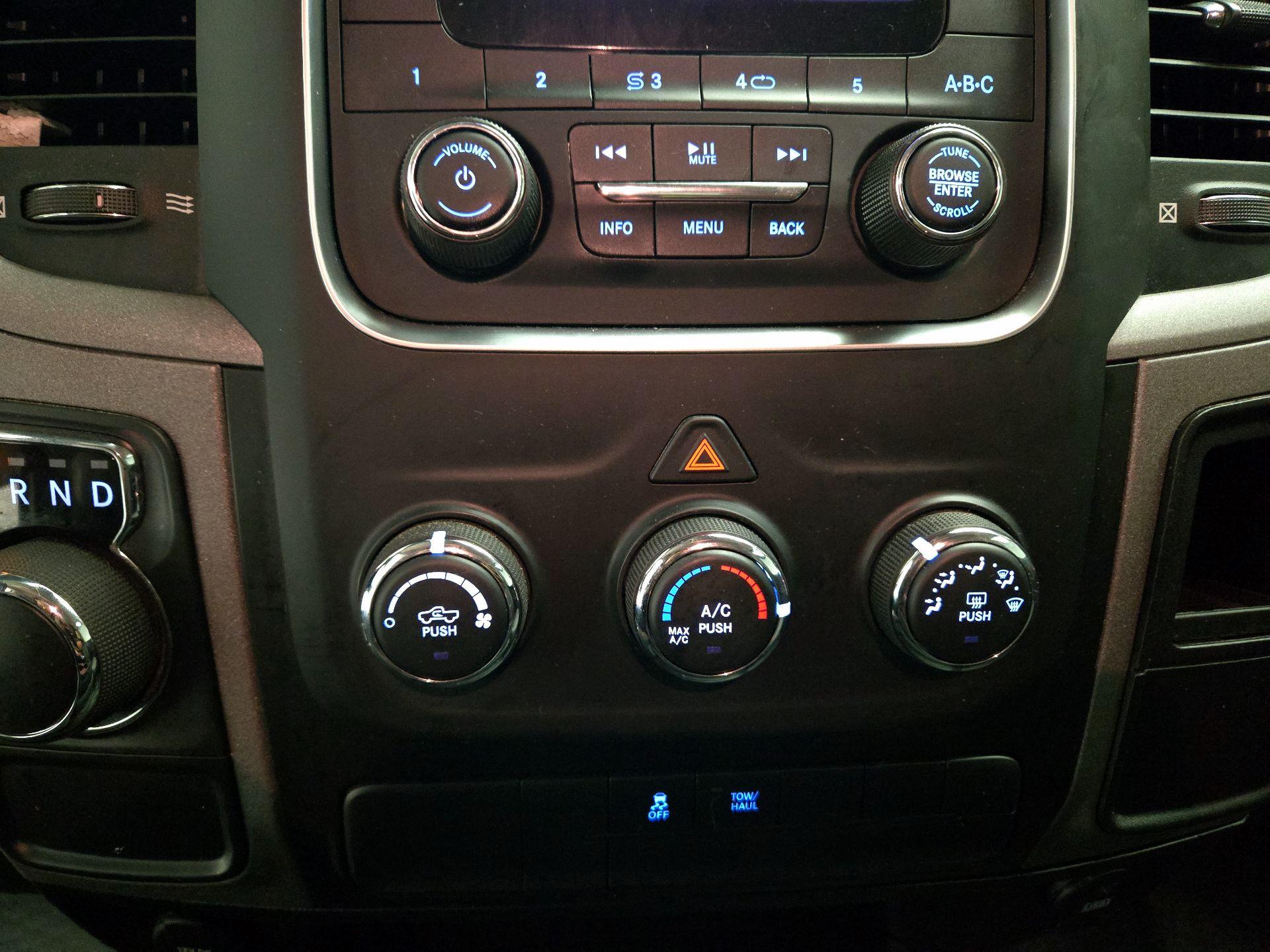 Thumbnail: 2020 RAM 1500 Classic - 15