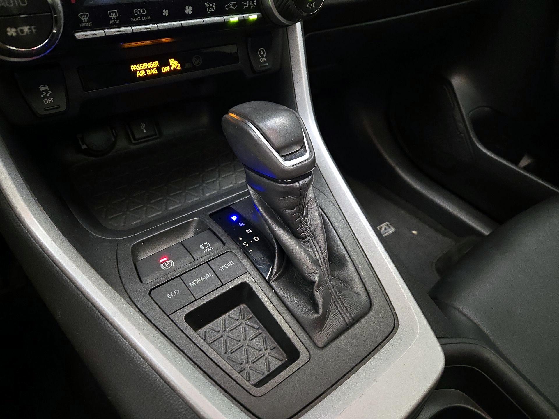 Thumbnail: 2020 Toyota RAV4 - 17