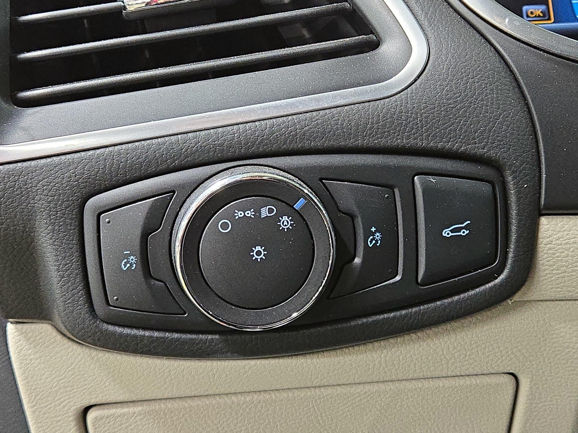 Thumbnail: 2015 Ford Edge - 13