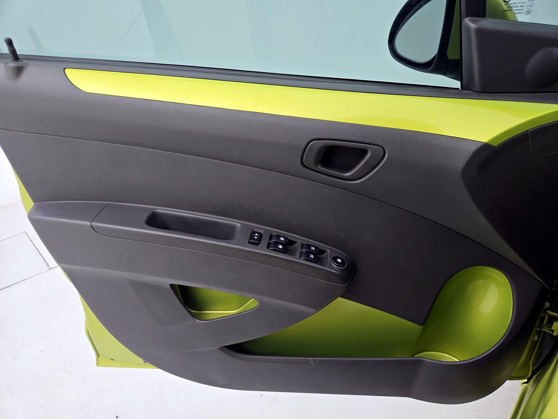 Thumbnail: 2014 Chevrolet Spark - 12