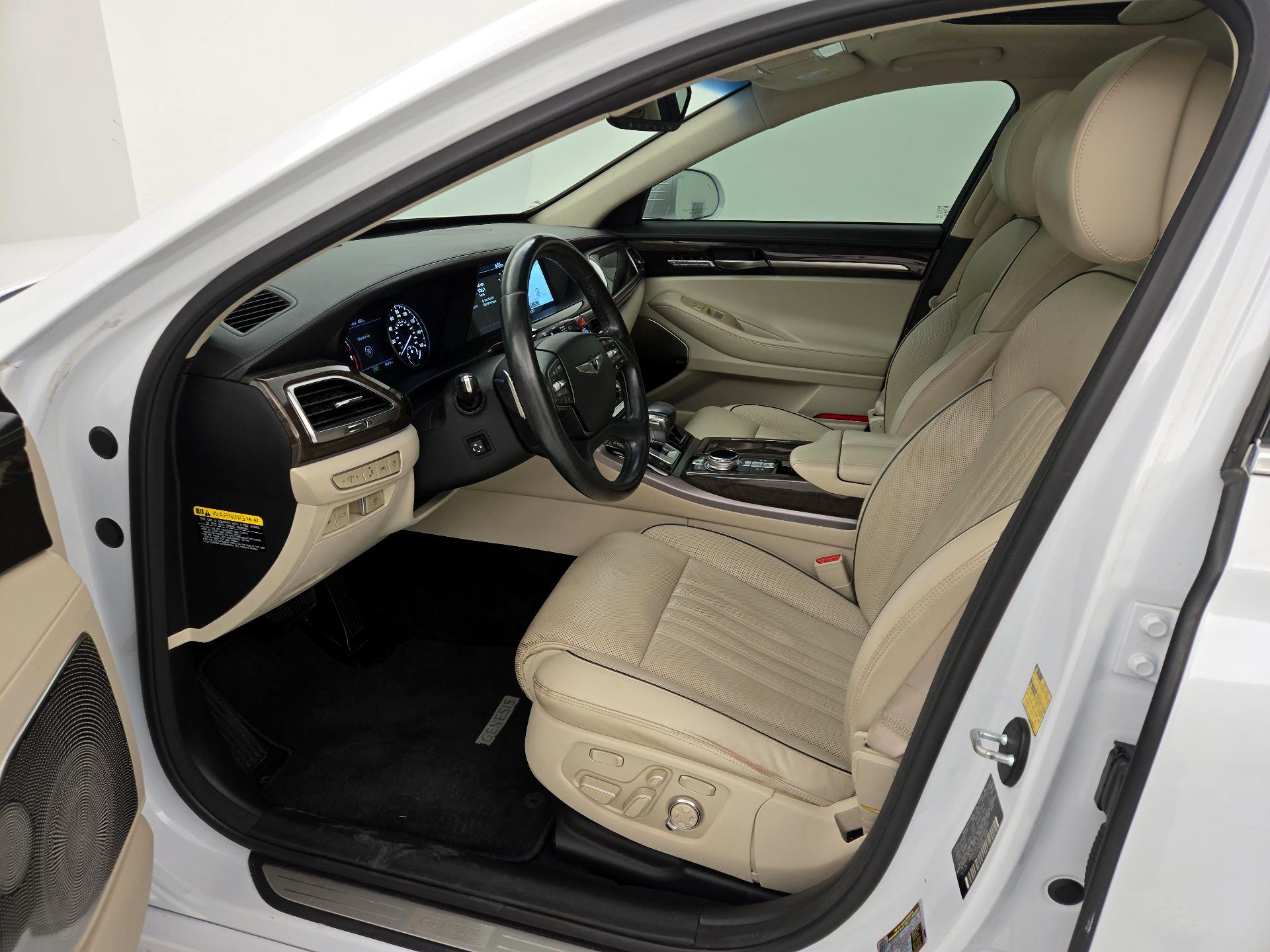 Thumbnail: 2017 Genesis G90 - 11