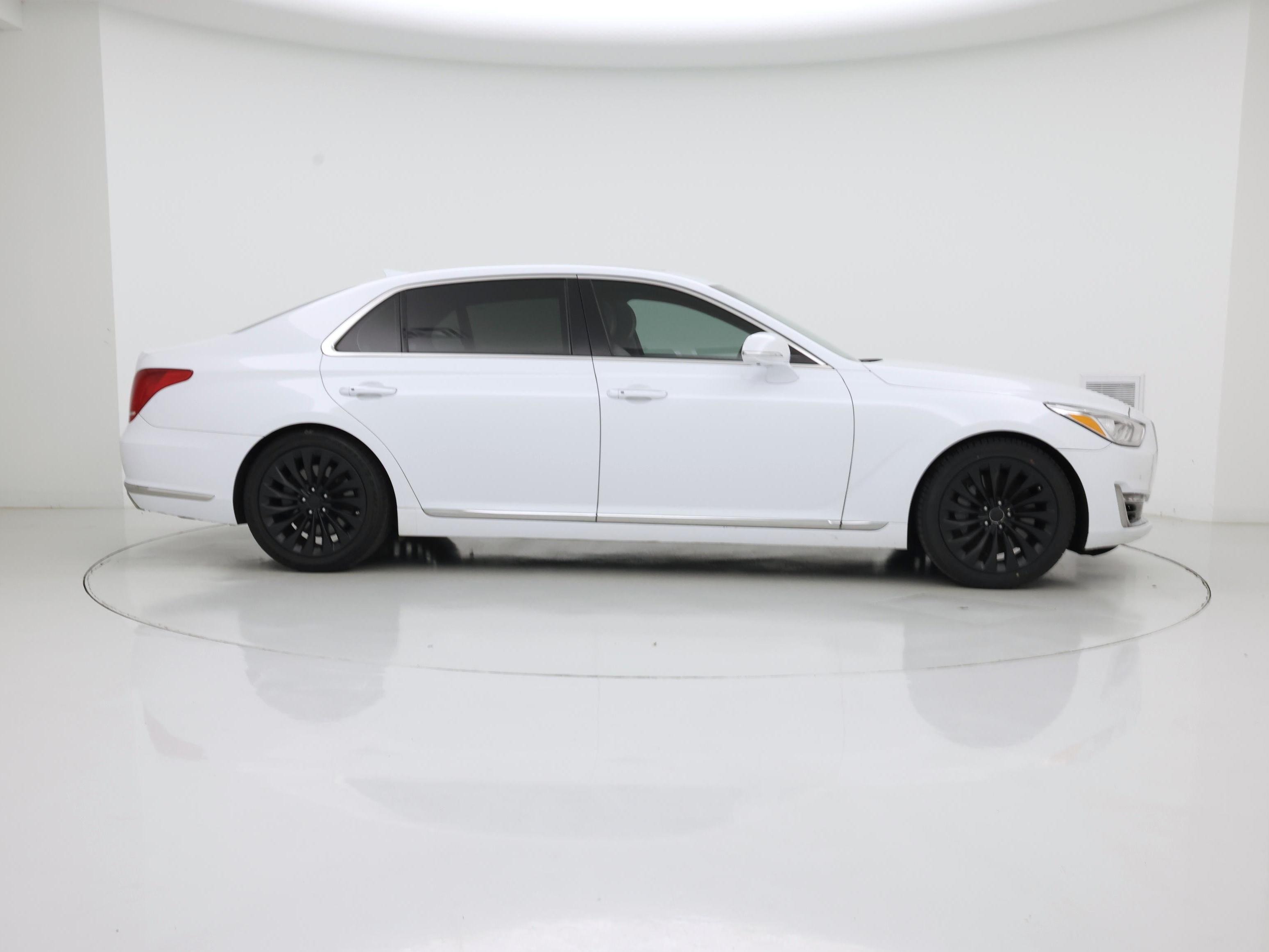 Thumbnail: 2017 Genesis G90 - 7