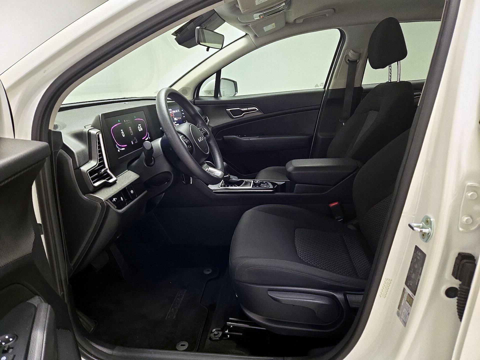 Thumbnail: 2023 Kia Sportage - 11