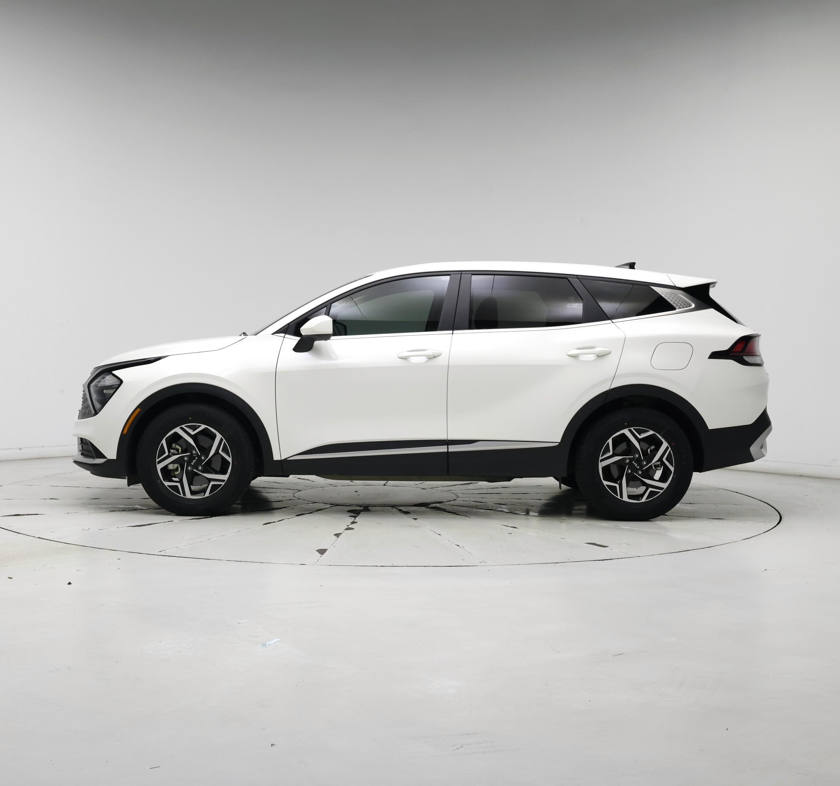 Thumbnail: 2023 Kia Sportage - 3
