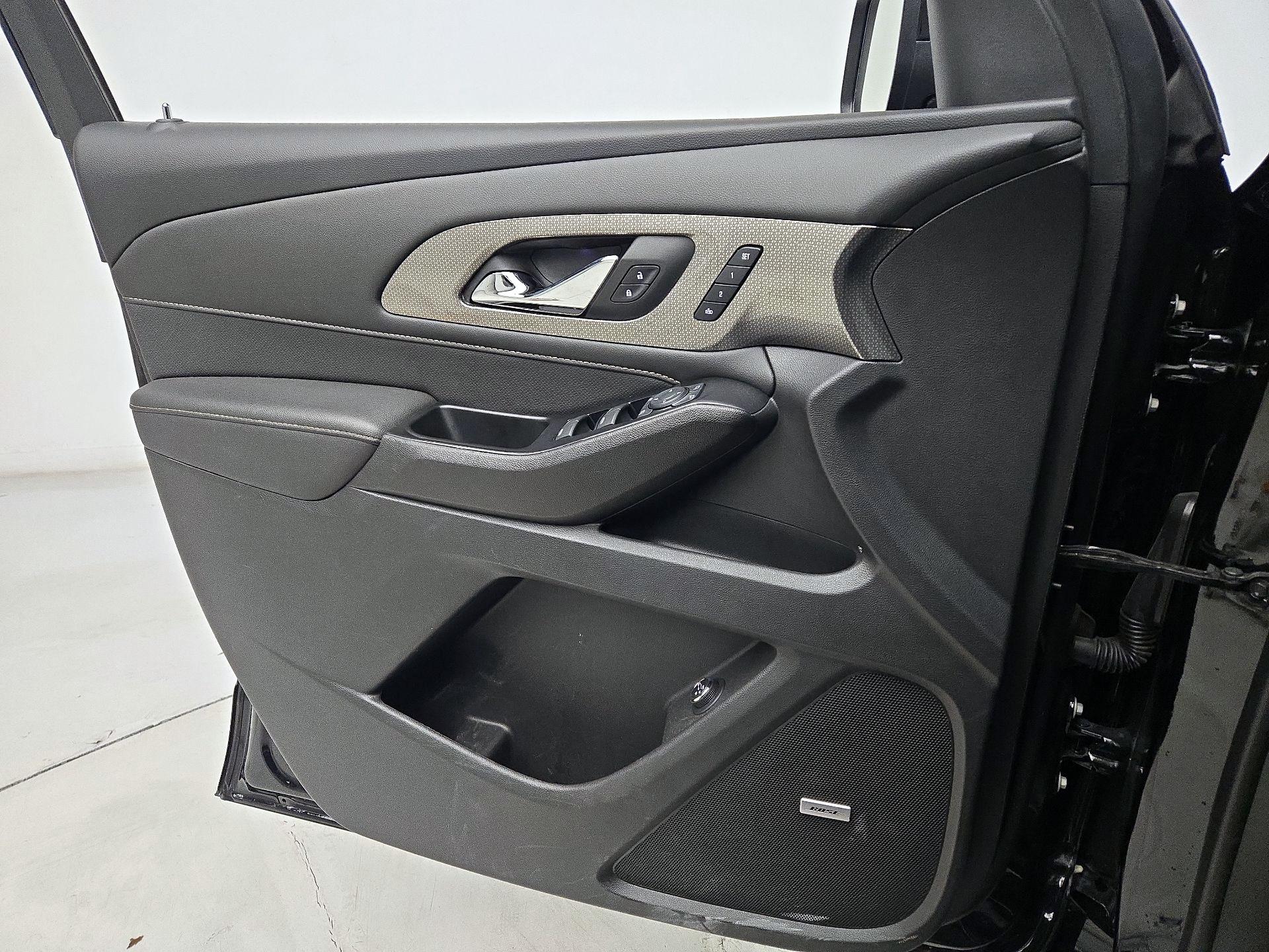 Thumbnail: 2022 Chevrolet Traverse - 12