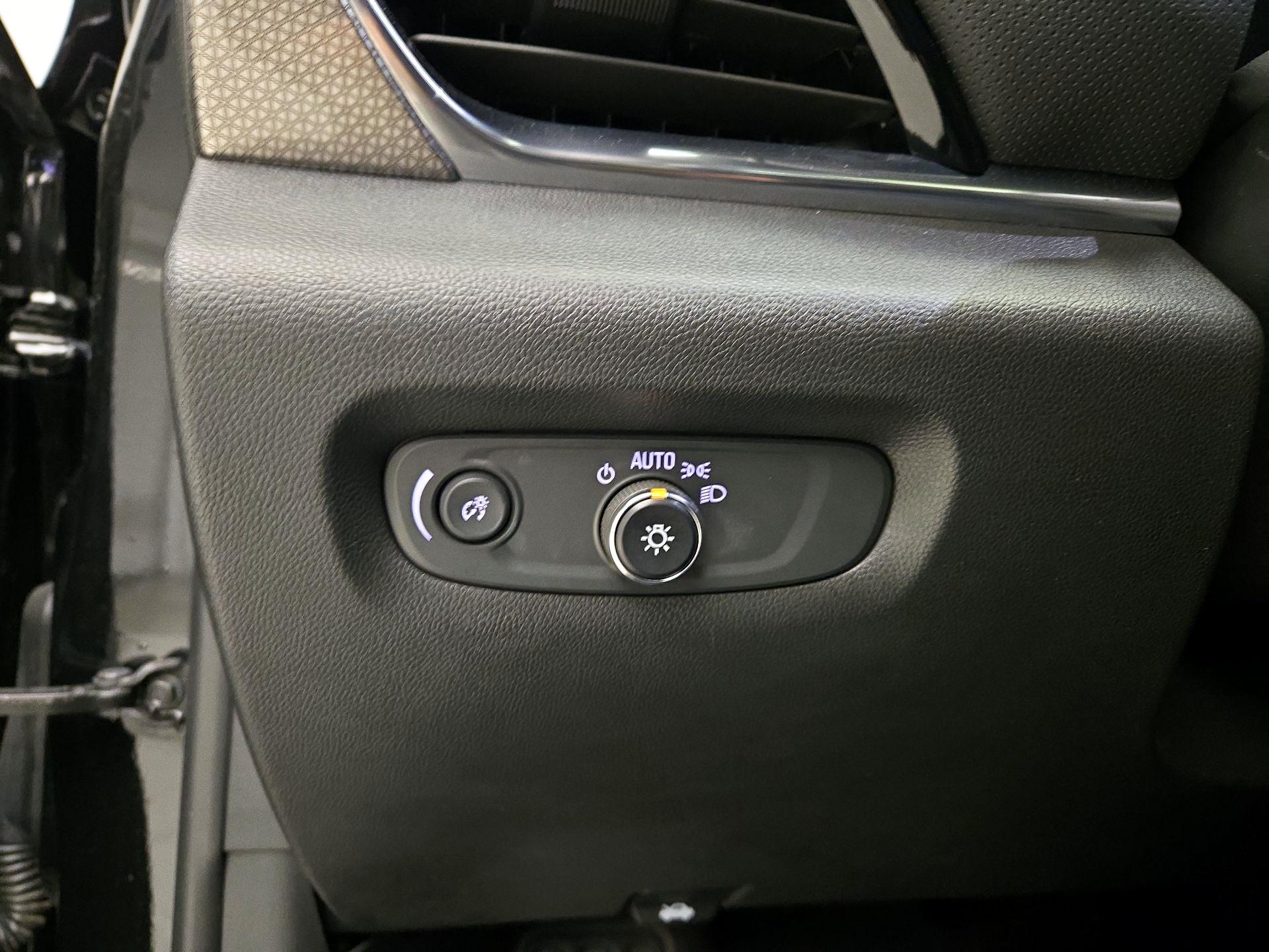 Thumbnail: 2022 Chevrolet Traverse - 13