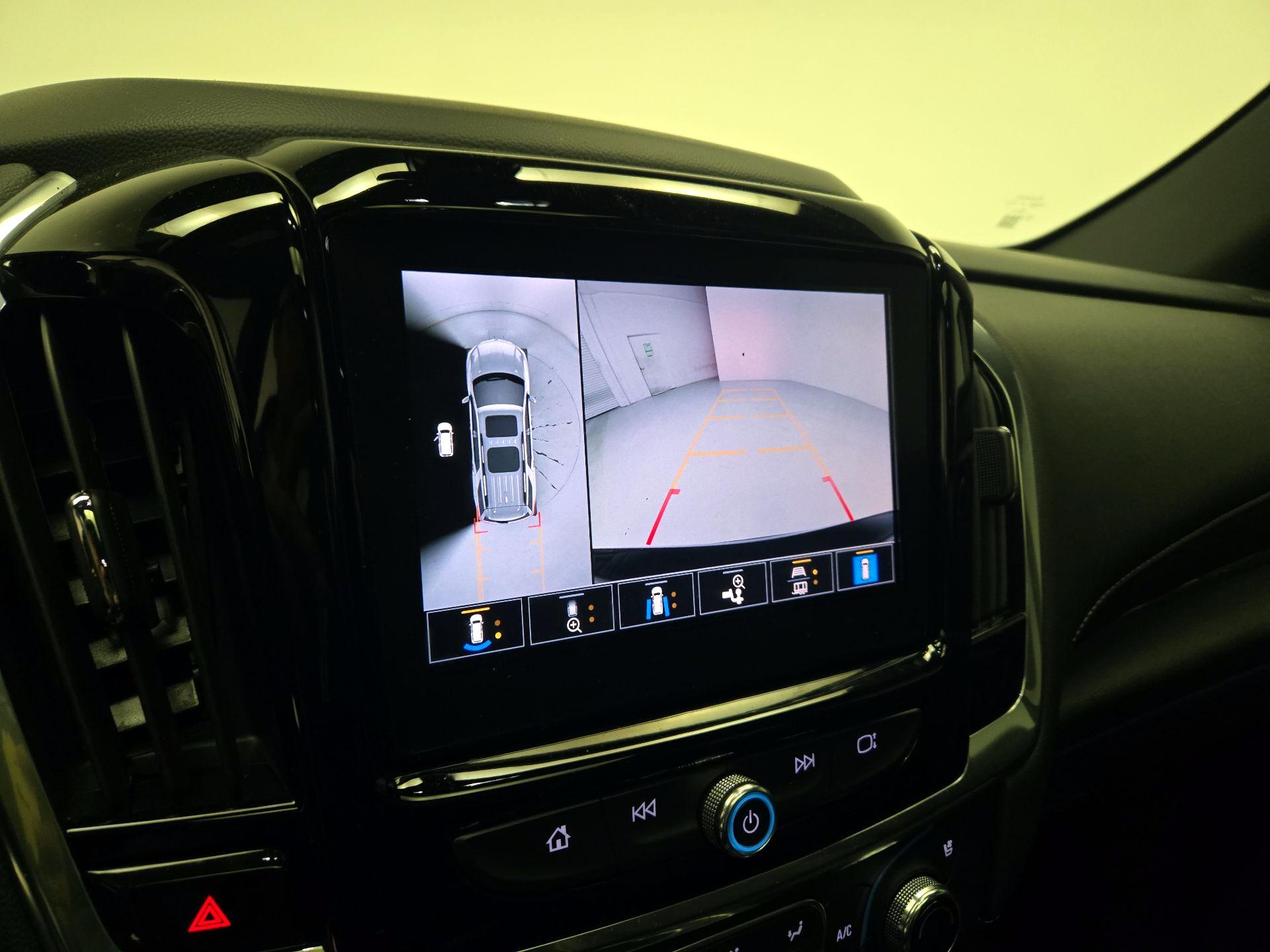 Thumbnail: 2022 Chevrolet Traverse - 14