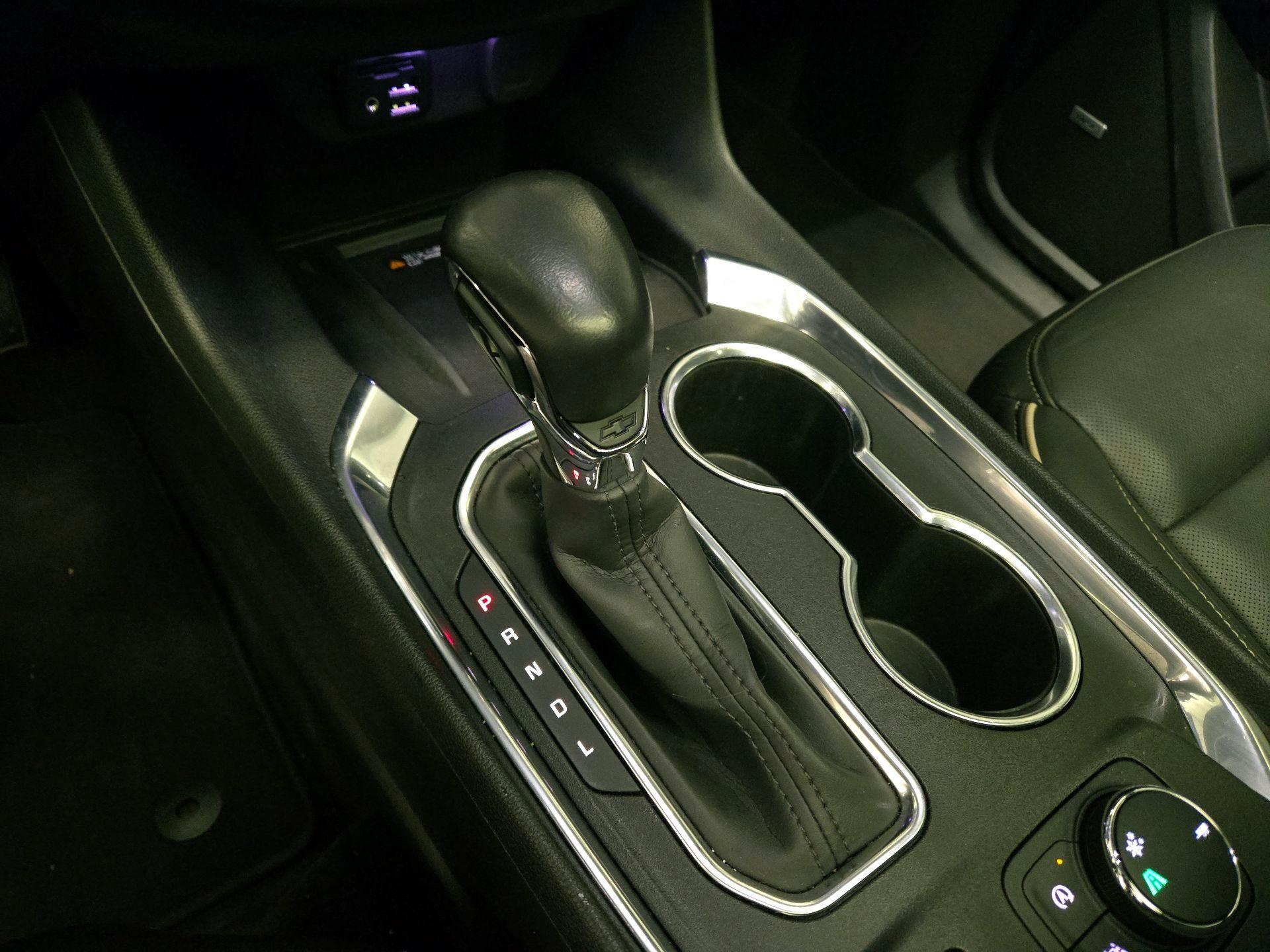 Thumbnail: 2022 Chevrolet Traverse - 17