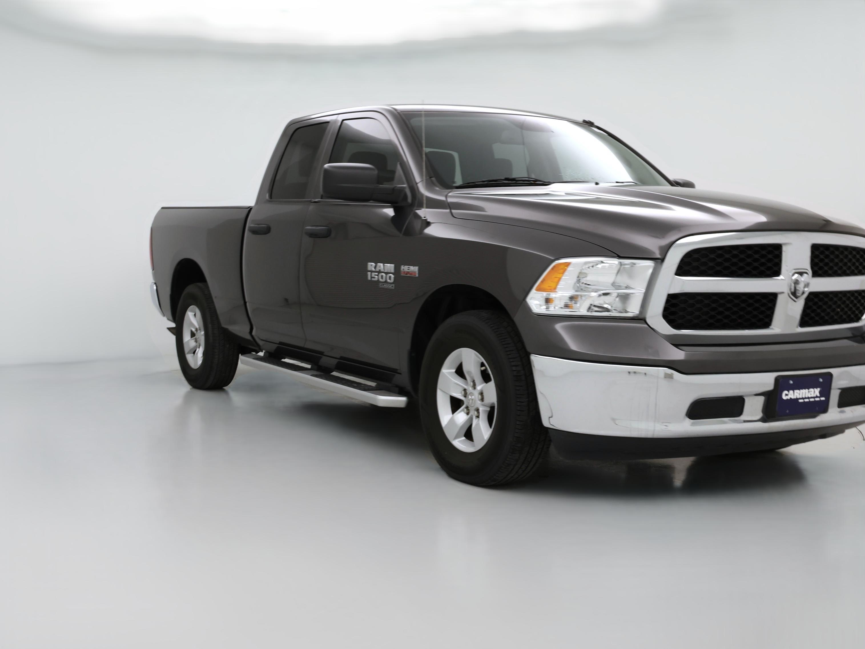 Thumbnail: 2019 RAM 1500 Classic - 1
