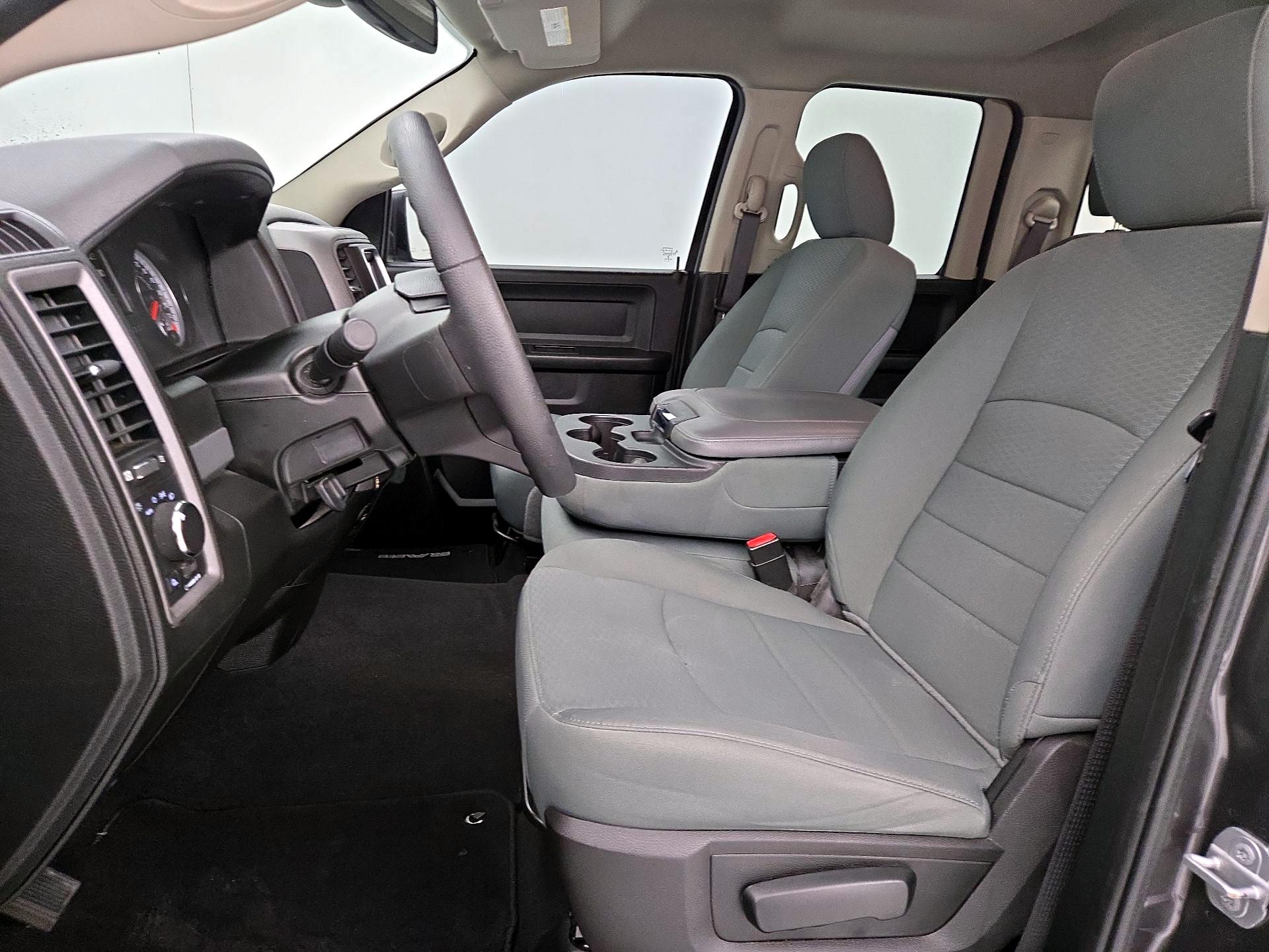 Thumbnail: 2019 RAM 1500 Classic - 11