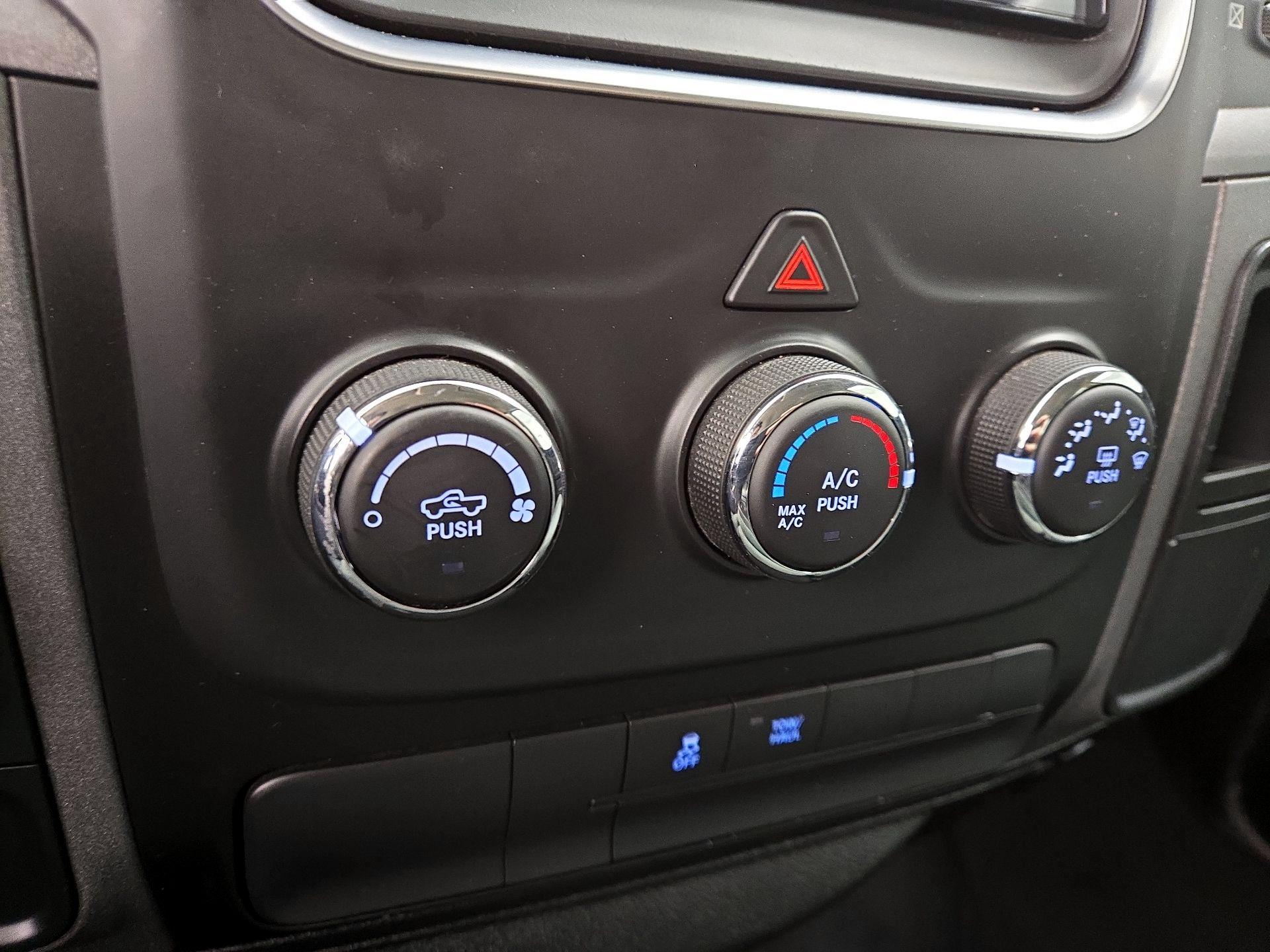 Thumbnail: 2019 RAM 1500 Classic - 15