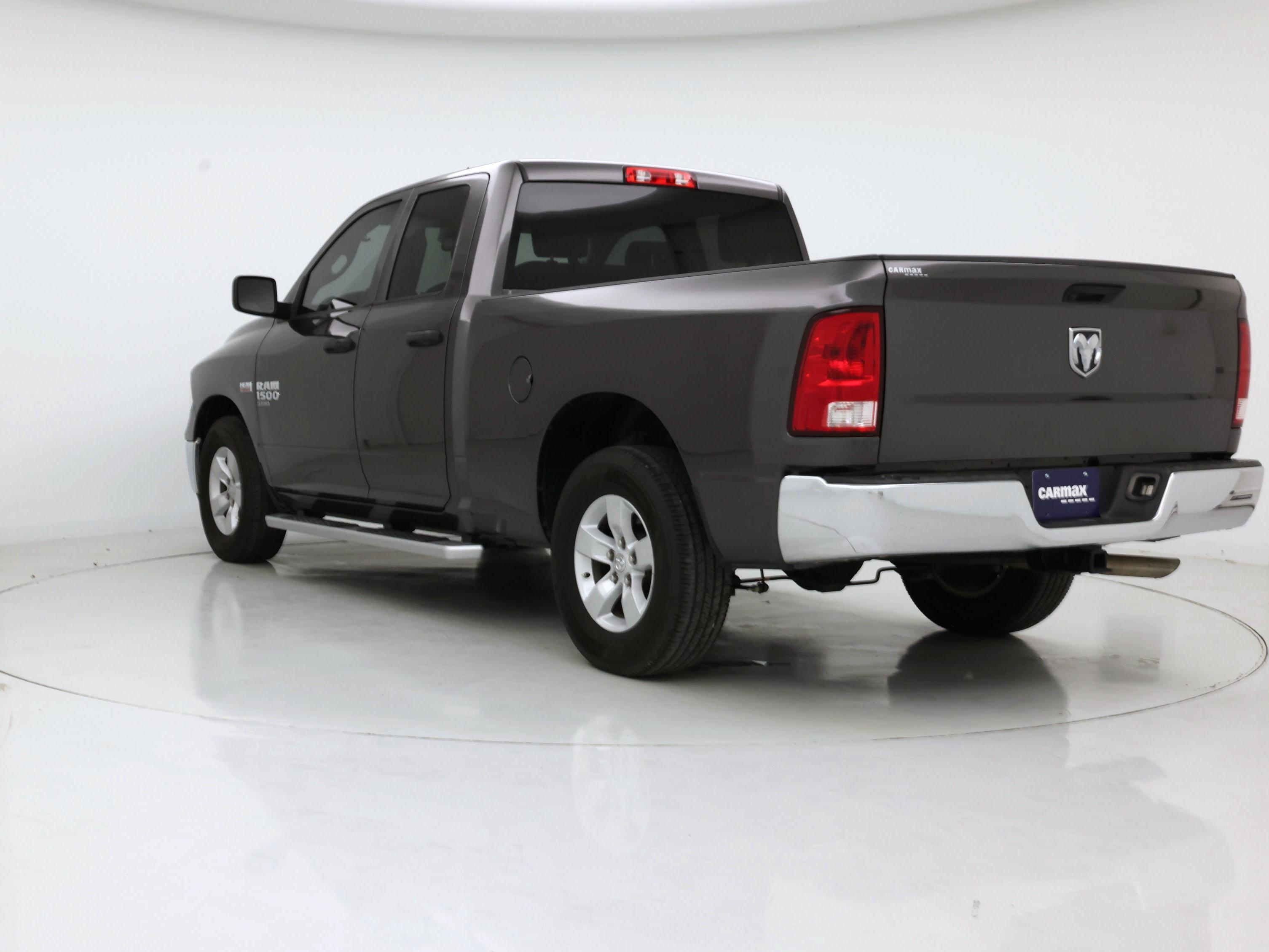 Thumbnail: 2019 RAM 1500 Classic - 2