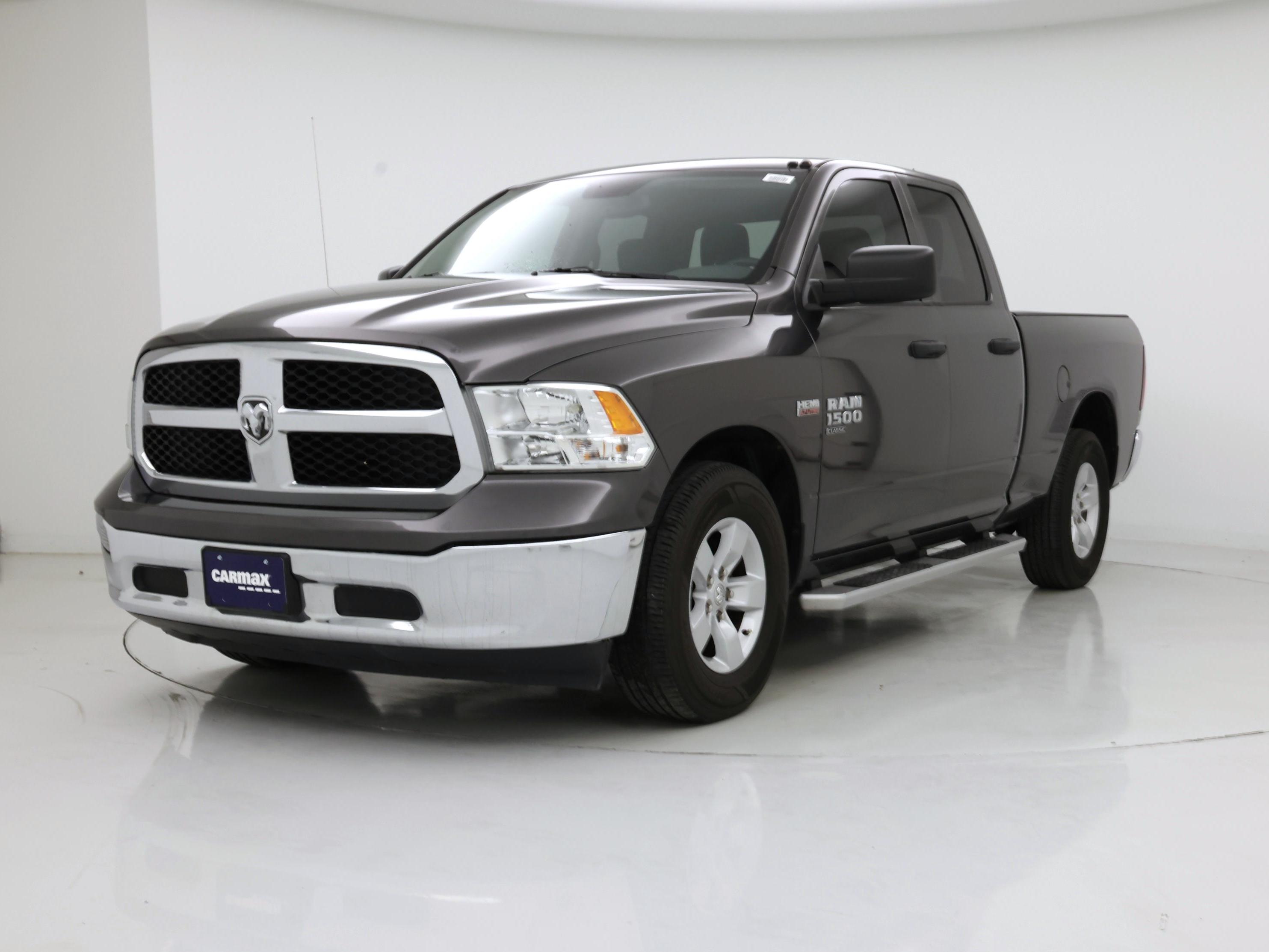 Thumbnail: 2019 RAM 1500 Classic - 4