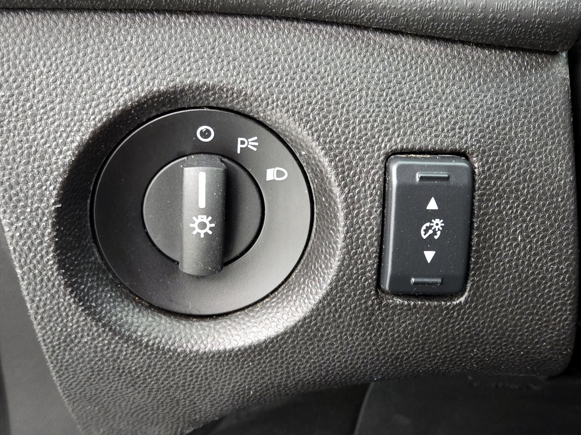 Thumbnail: 2017 Ford Fiesta - 13