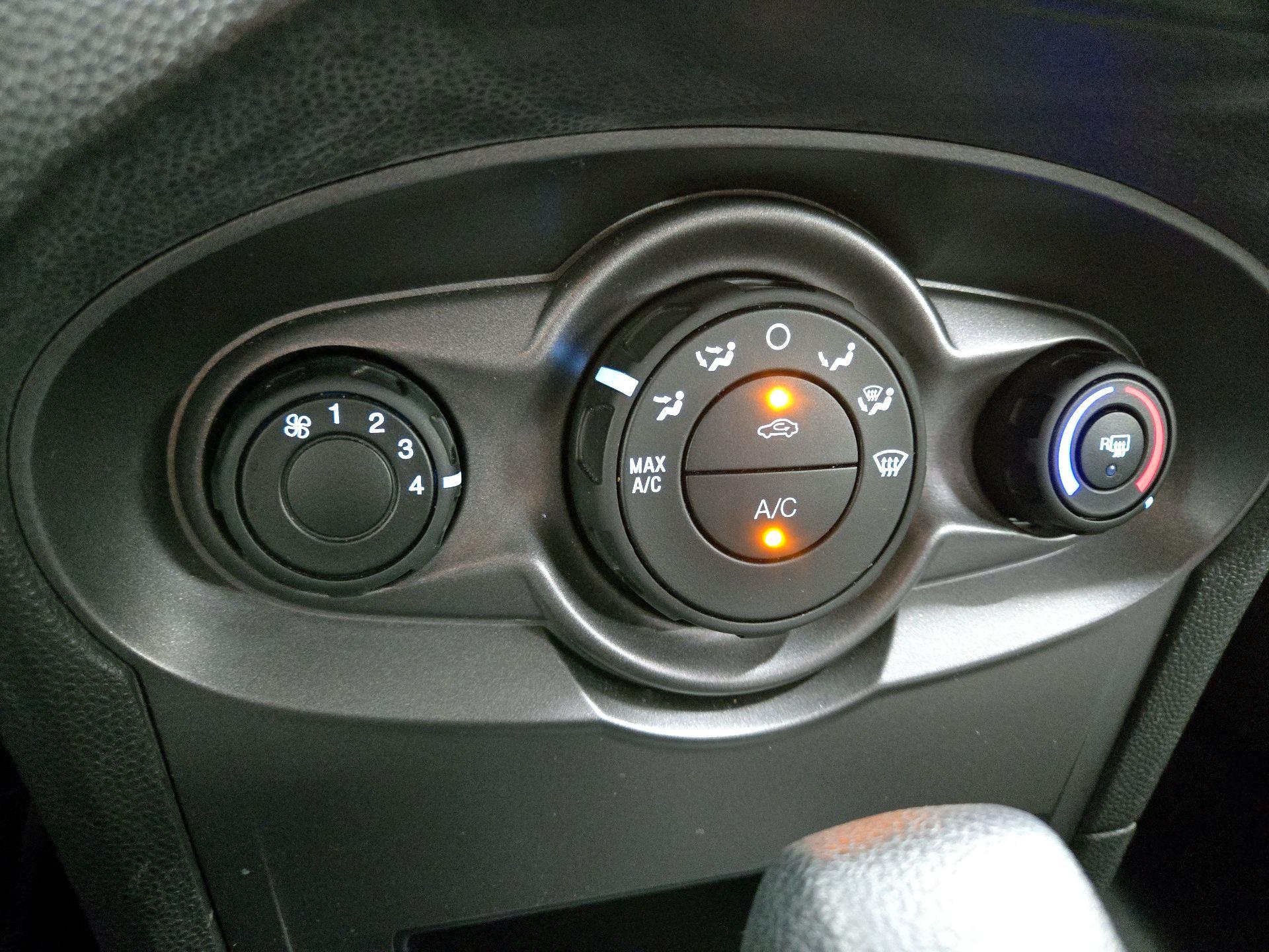 Thumbnail: 2017 Ford Fiesta - 15