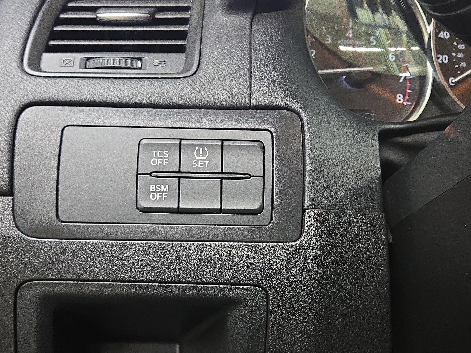 Thumbnail: 2015 Mazda CX-5 - 13