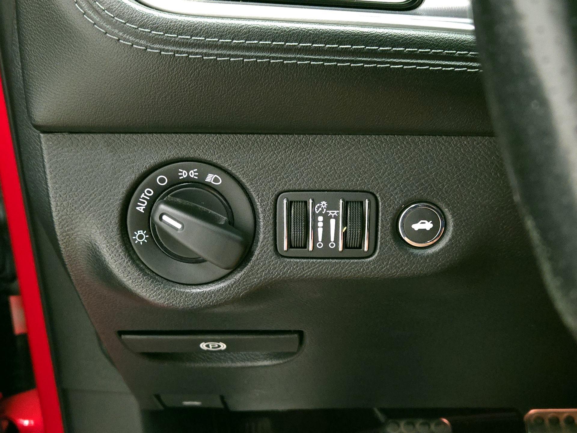 Thumbnail: 2020 Dodge Challenger - 13