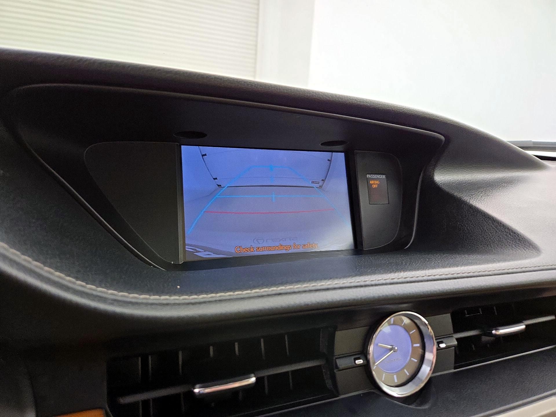 Thumbnail: 2014 Lexus ES - 15