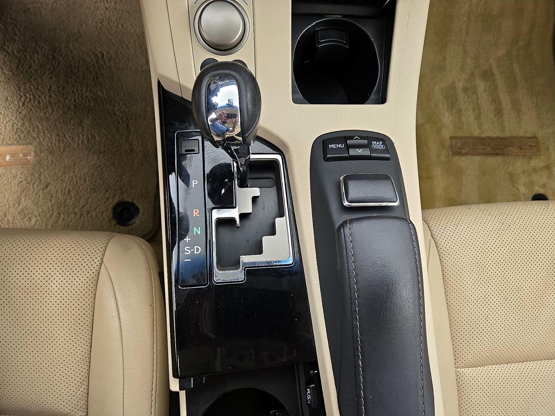 Thumbnail: 2014 Lexus ES - 18