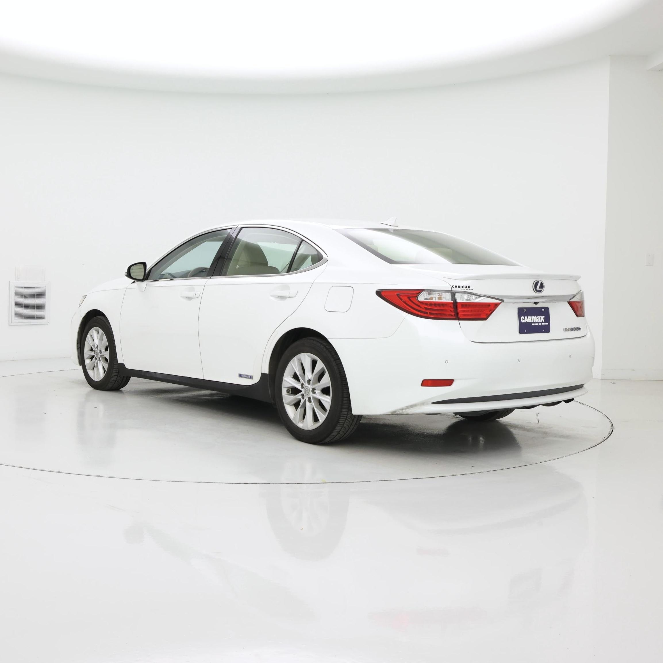 Thumbnail: 2014 Lexus ES - 2