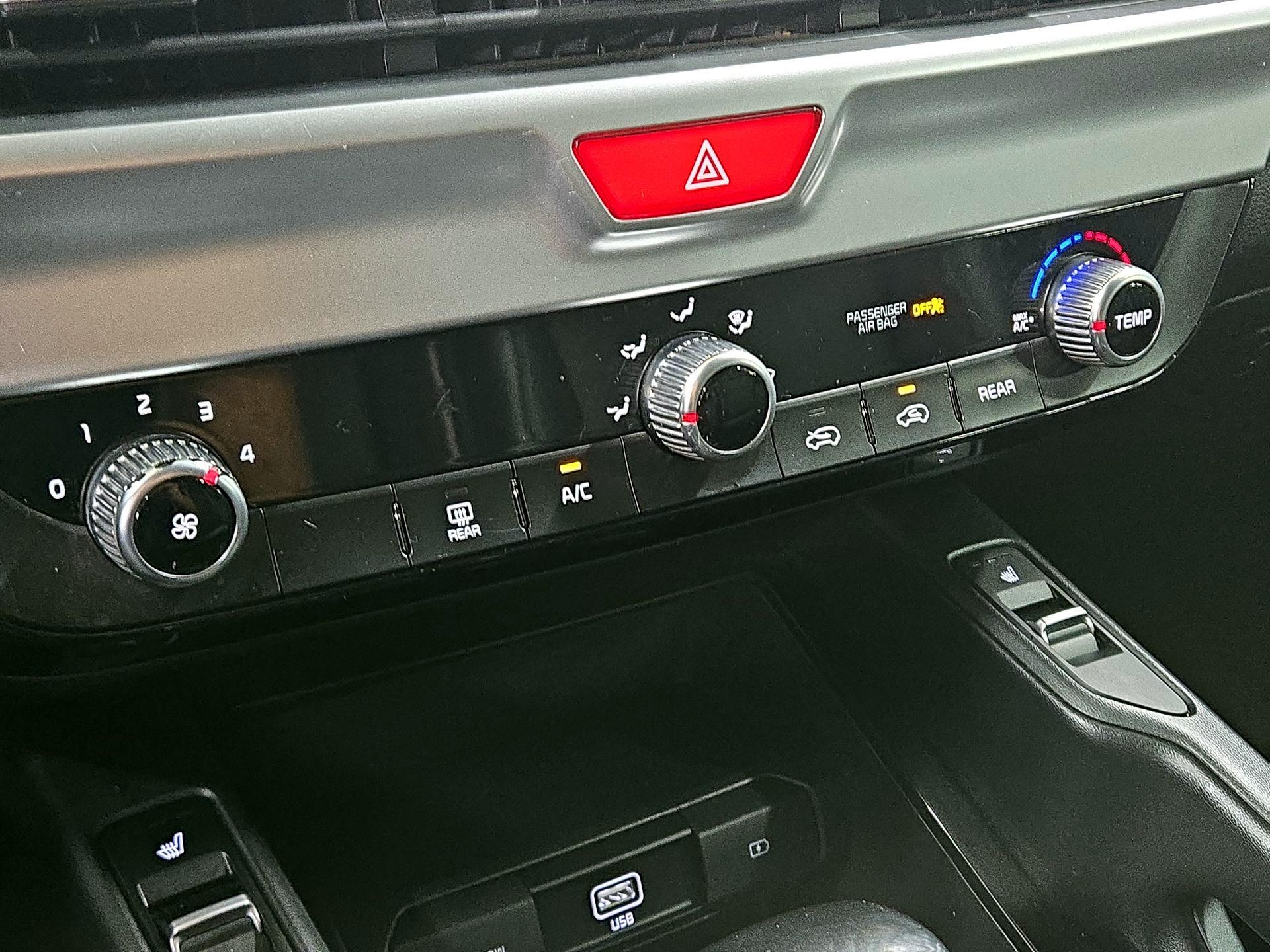 Thumbnail: 2020 Kia Telluride - 16