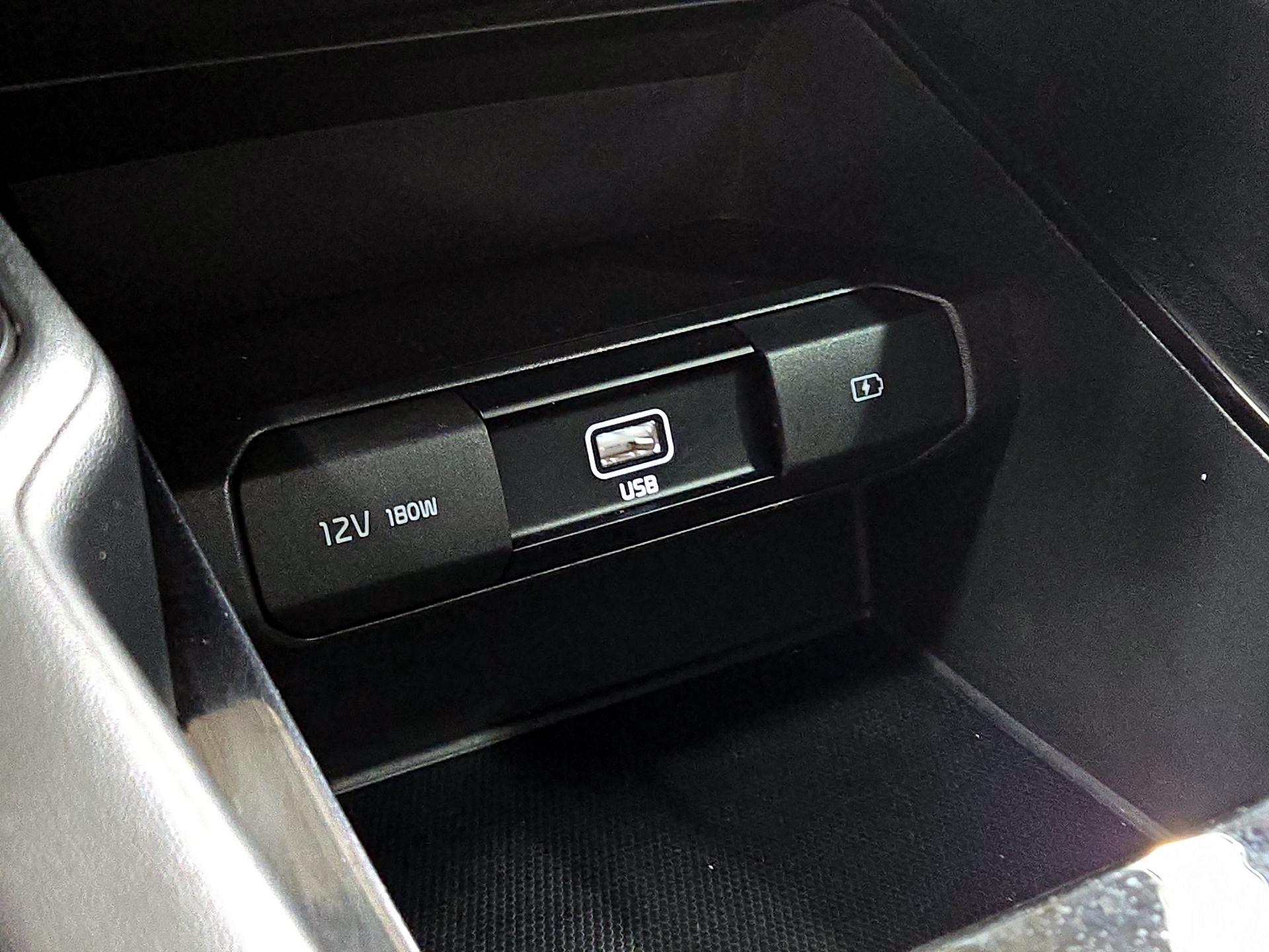 Thumbnail: 2020 Kia Telluride - 18