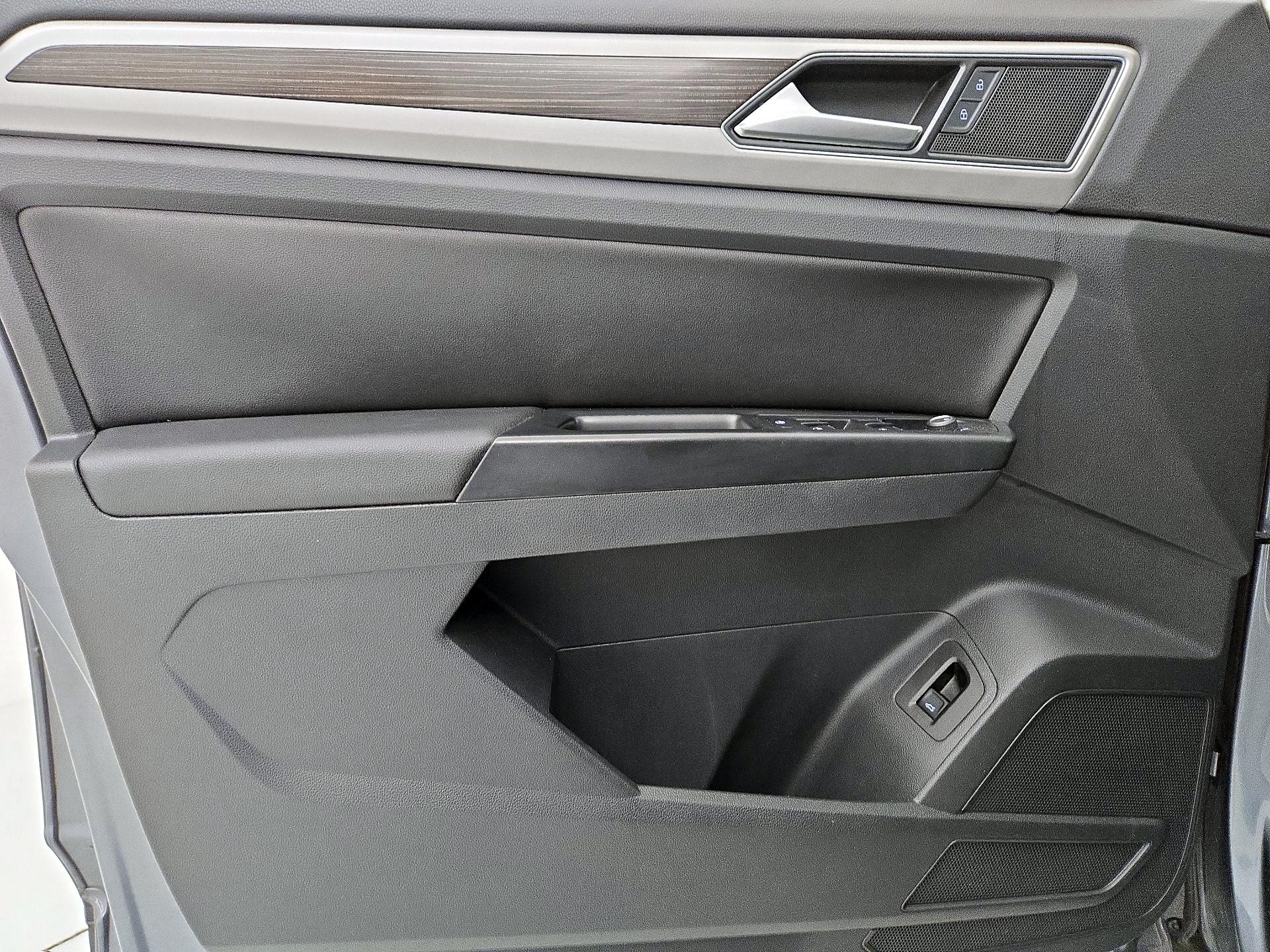 Thumbnail: 2019 Volkswagen Atlas - 12