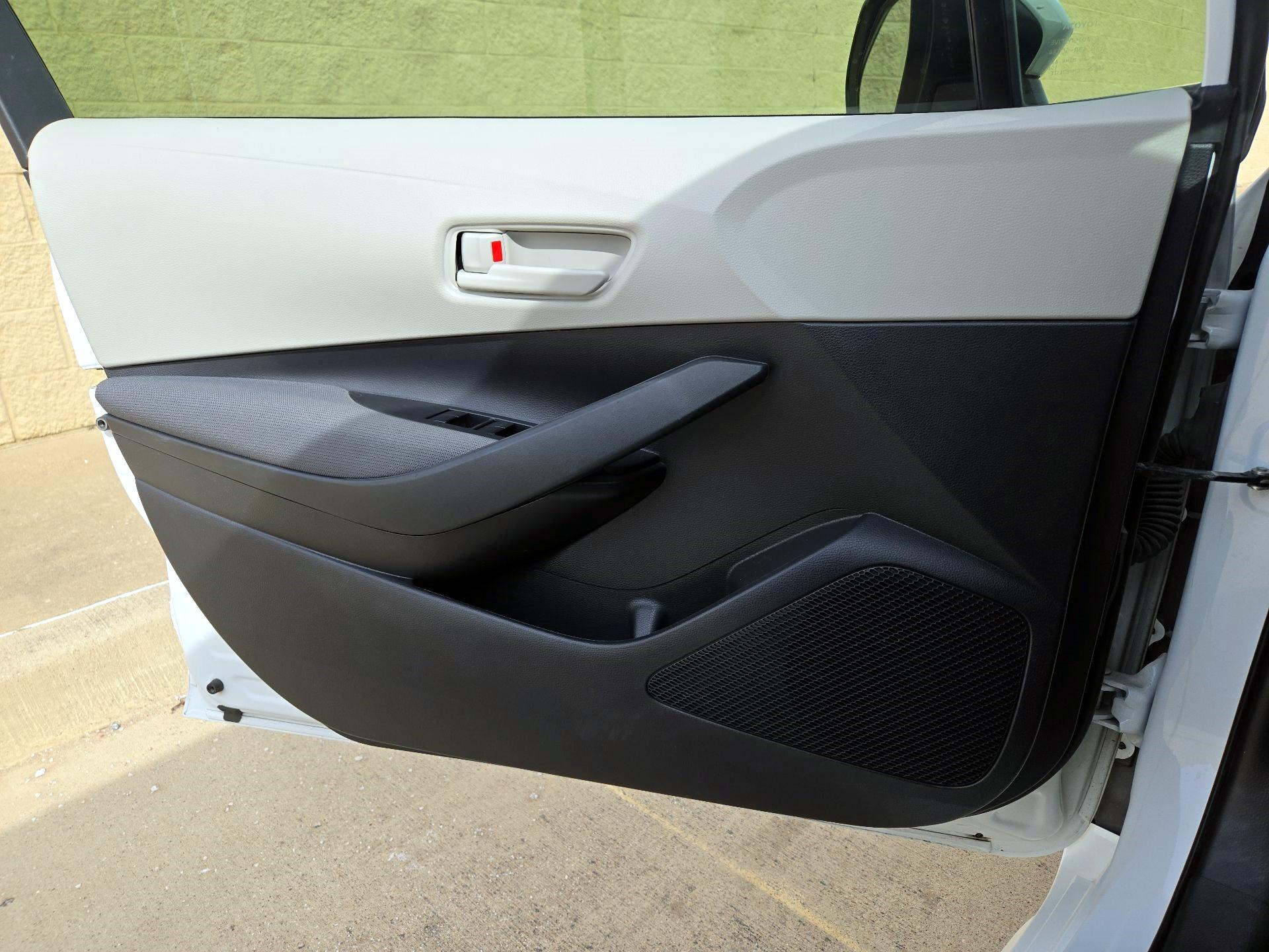 Thumbnail: 2023 Toyota Corolla - 10