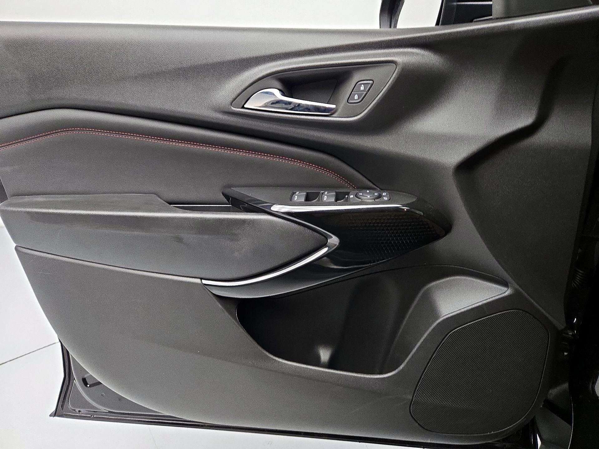 Thumbnail: 2025 Chevrolet Trax - 12