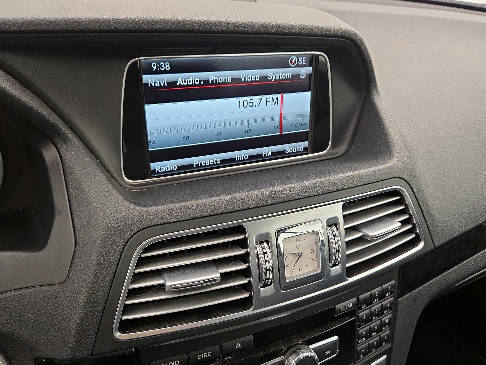 Thumbnail: 2015 Mercedes-Benz E-Class - 16