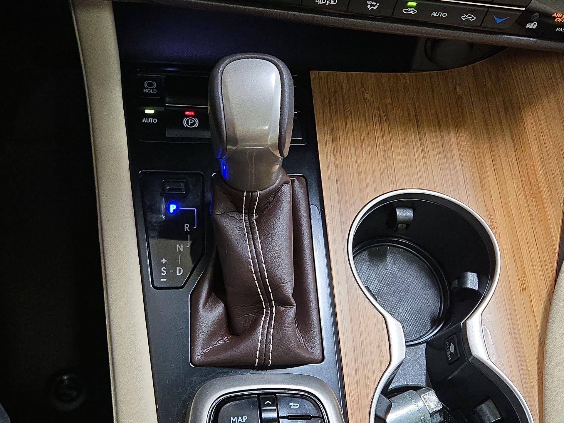 Thumbnail: 2019 Lexus RX - 18