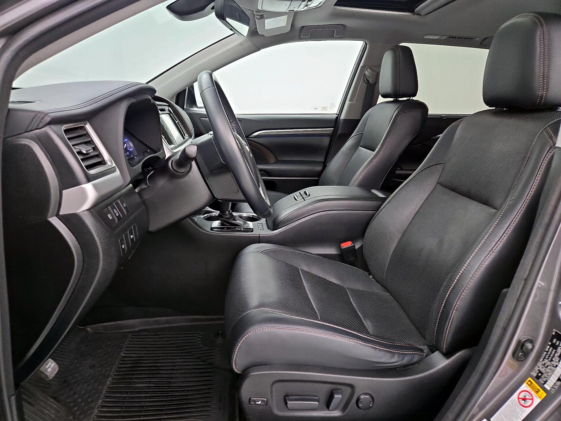 Thumbnail: 2017 Toyota Highlander - 11