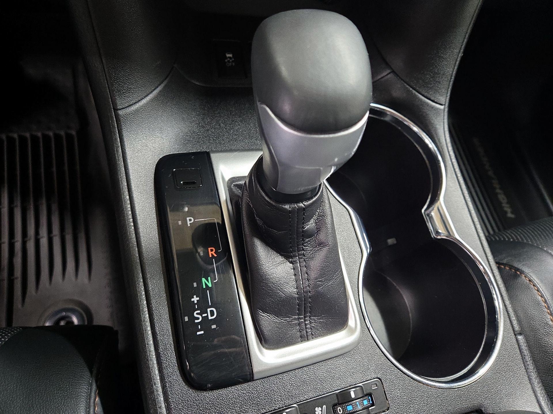 Thumbnail: 2017 Toyota Highlander - 17