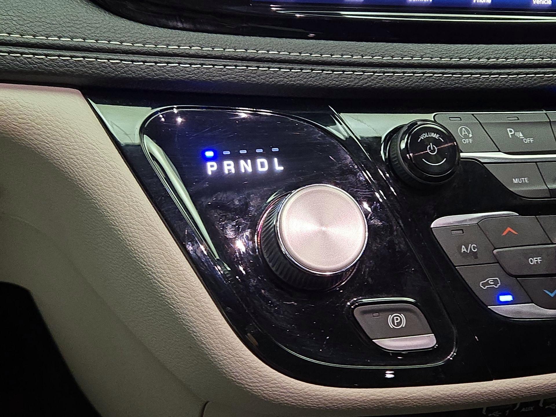 Thumbnail: 2023 Chrysler Pacifica - 17