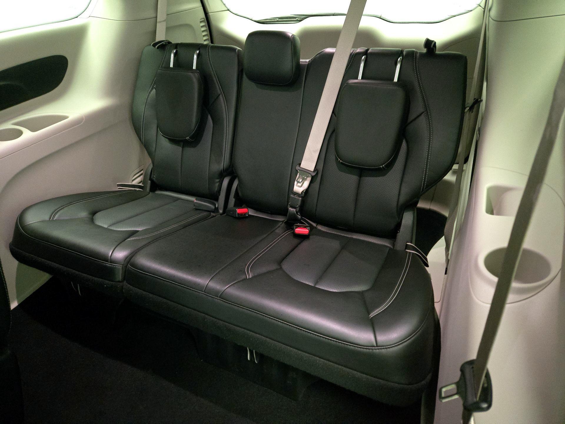 Thumbnail: 2023 Chrysler Pacifica - 20