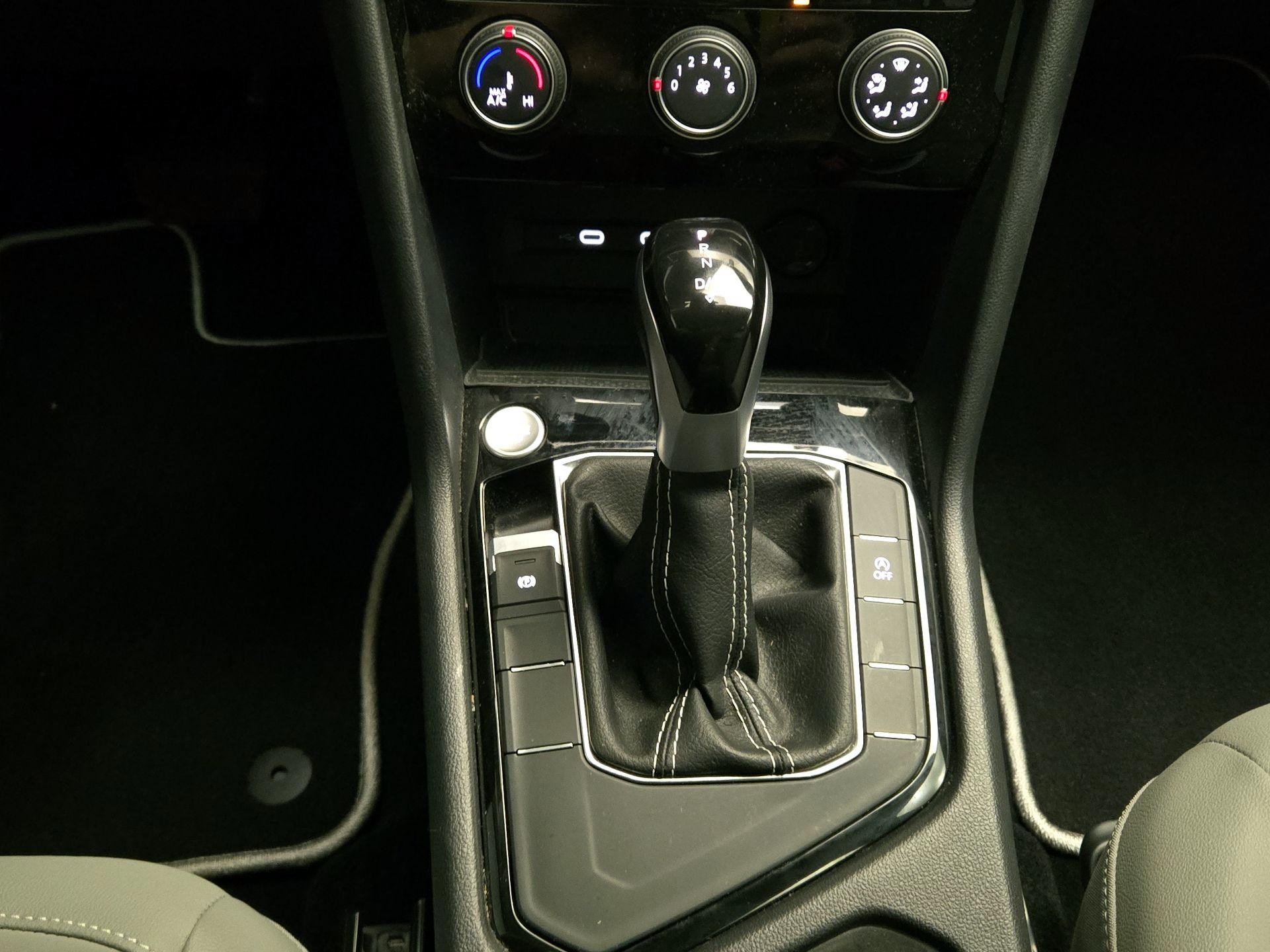 Thumbnail: 2023 Volkswagen Taos - 17