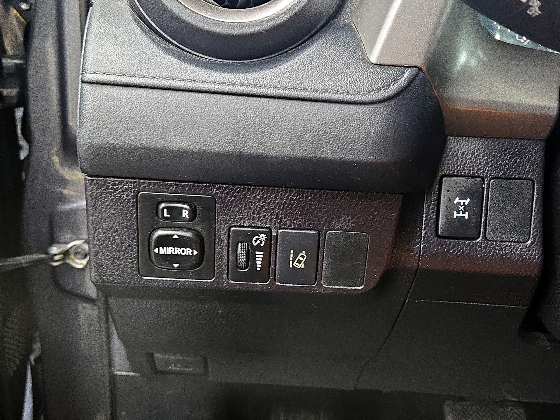 Thumbnail: 2018 Toyota RAV4 - 13