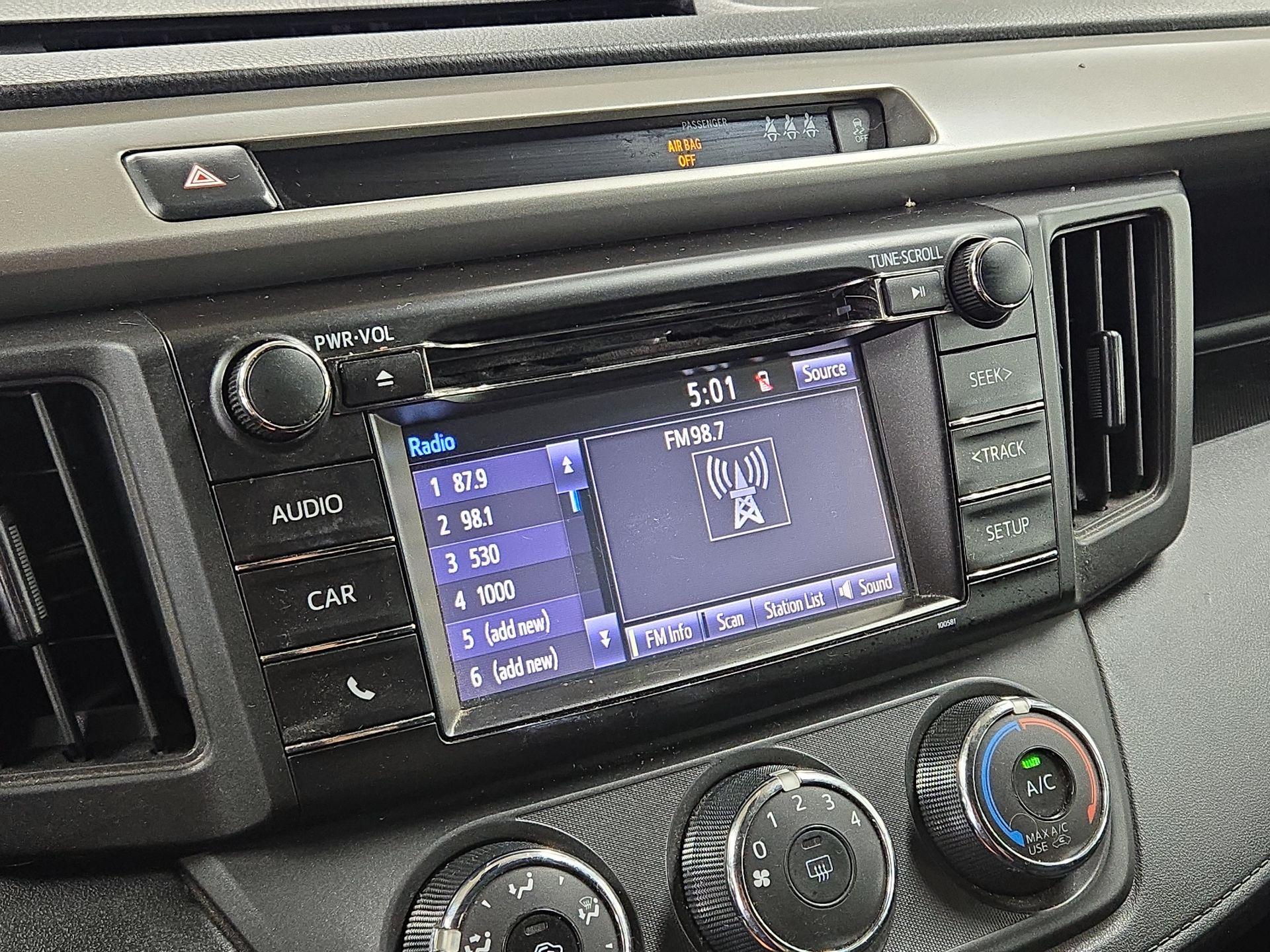 Thumbnail: 2018 Toyota RAV4 - 15