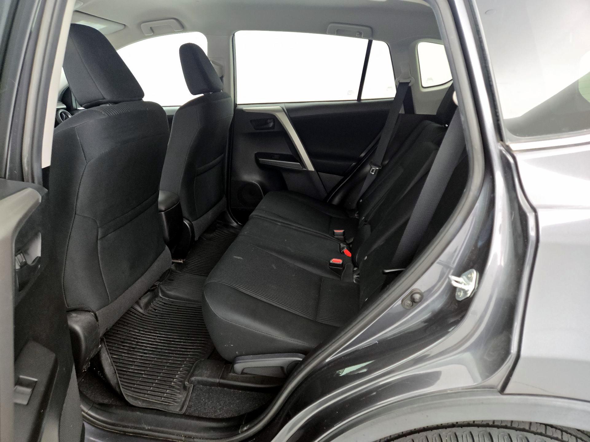 Thumbnail: 2018 Toyota RAV4 - 19