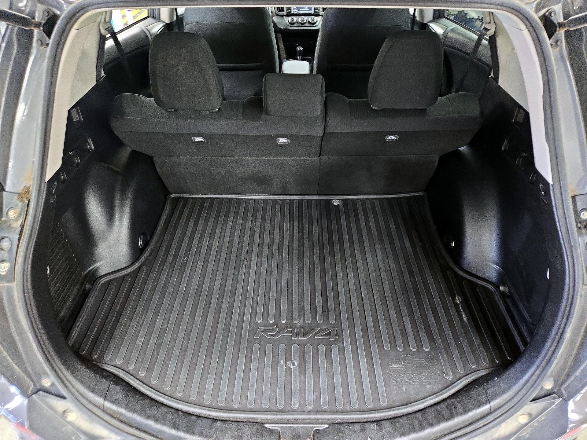 Thumbnail: 2018 Toyota RAV4 - 20